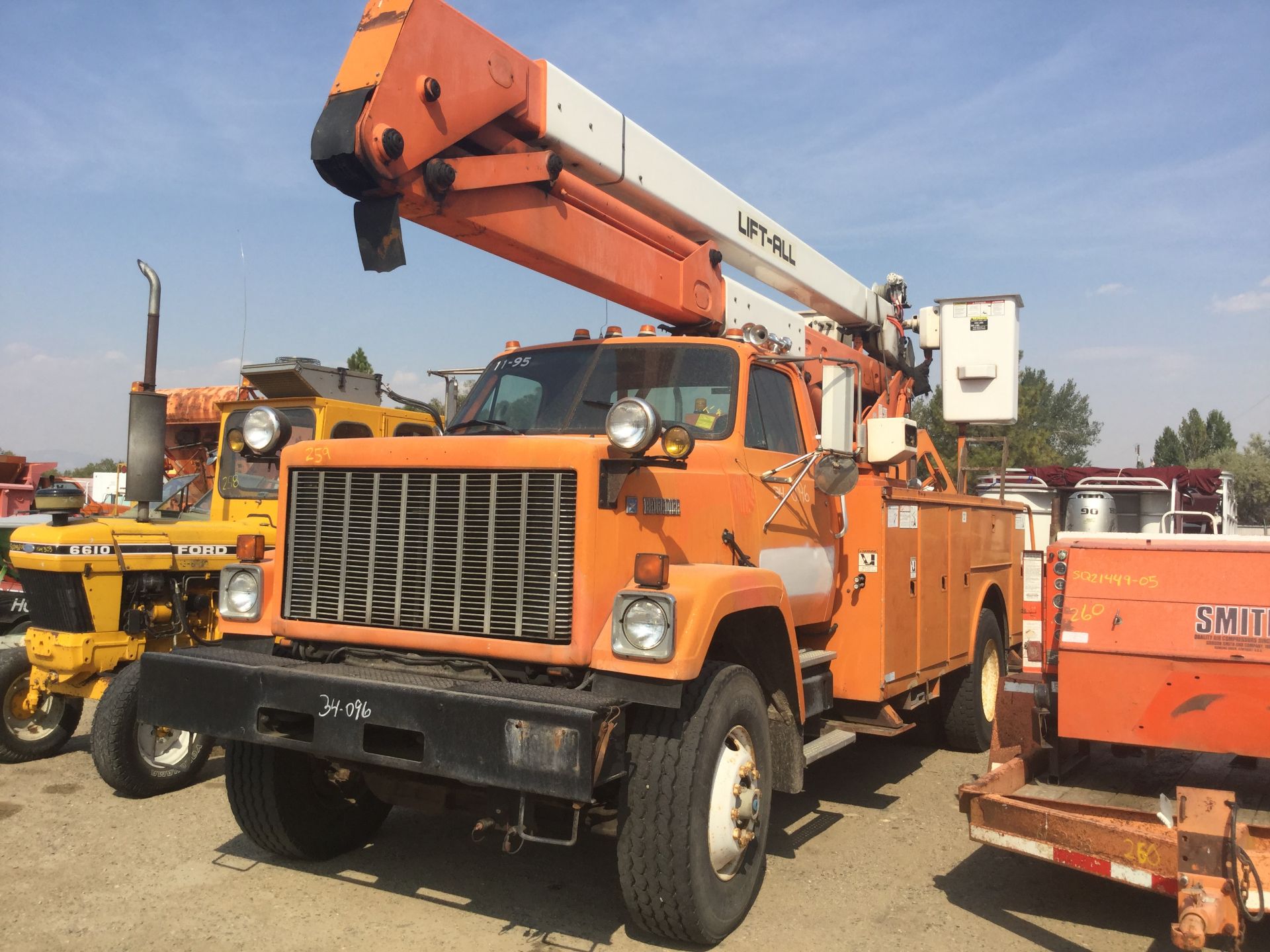 Year: 1988 Make: GMC Model: Manlift Type: Truck Vin#: 801242 Mileage/Hours: 222780 Cummins diesel,