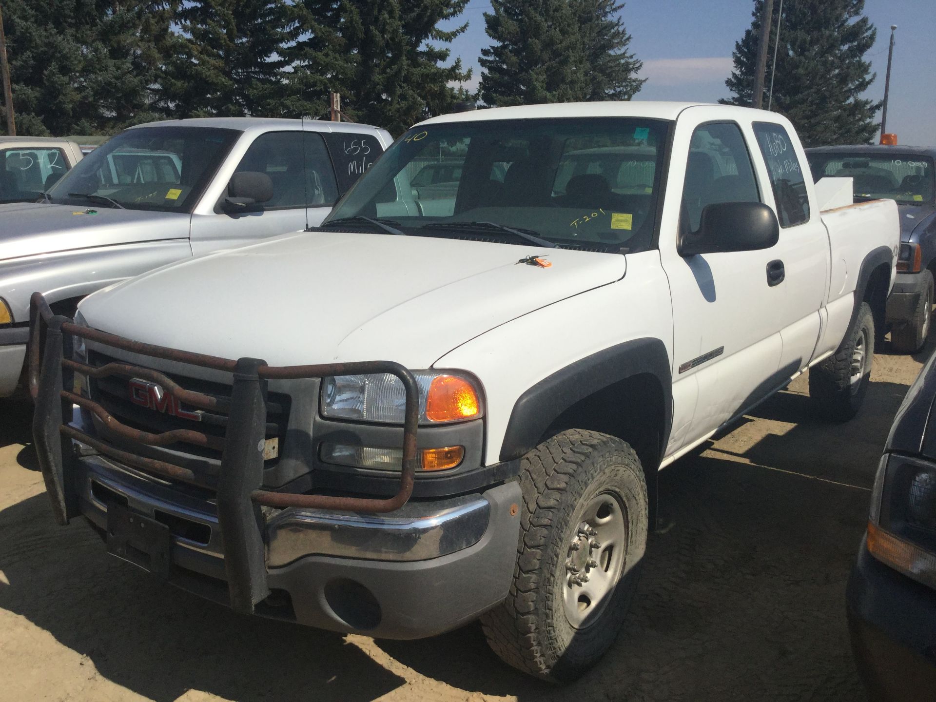 Year: 2005 Make: GMC Model: 3/4T Type: Pickup Vin#: 214907 Mileage/Hours: 192563 6.0L, 4x4, XC,