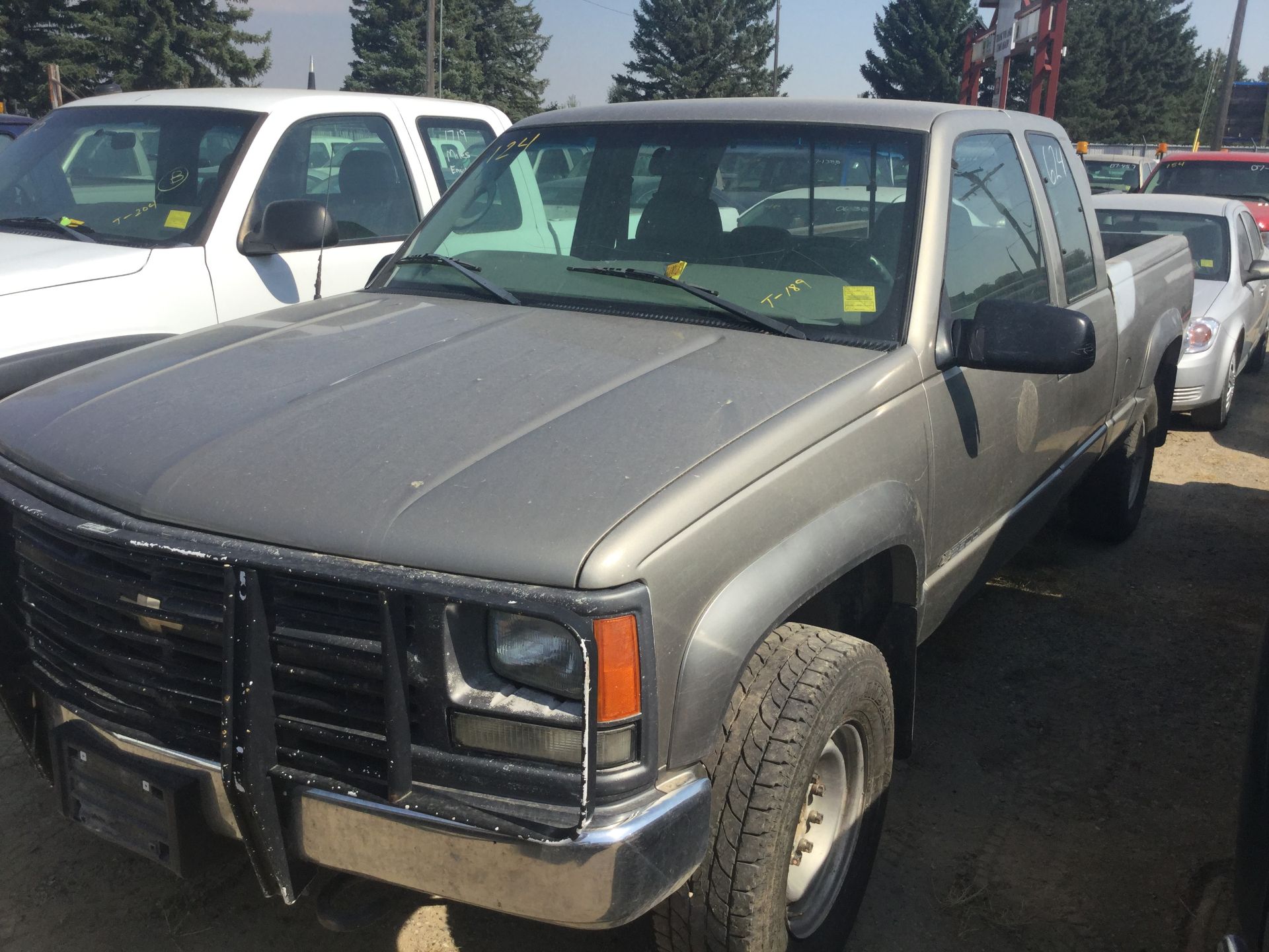 Year: 2000 Make: Chevy Model: 3/4T Type: Pickup Vin#: 513563 Mileage/Hours: 179432 5.7L, 4x4, 5 Spd,