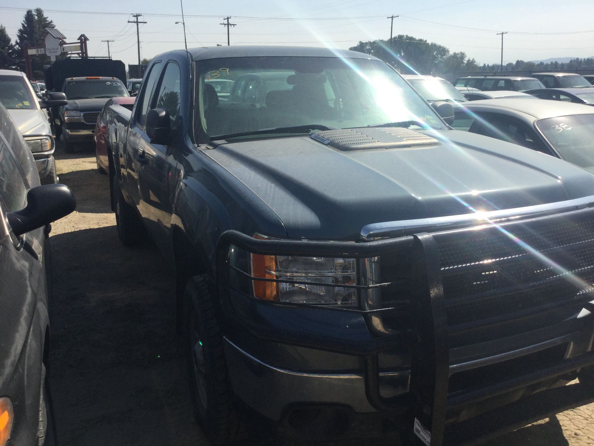 Year: 2011 Make: GMC Model: 3/4T Type: Pickup Vin#: 346547 Mileage/Hours: 147214 6.0L, 4x4, XC, - Image 3 of 4