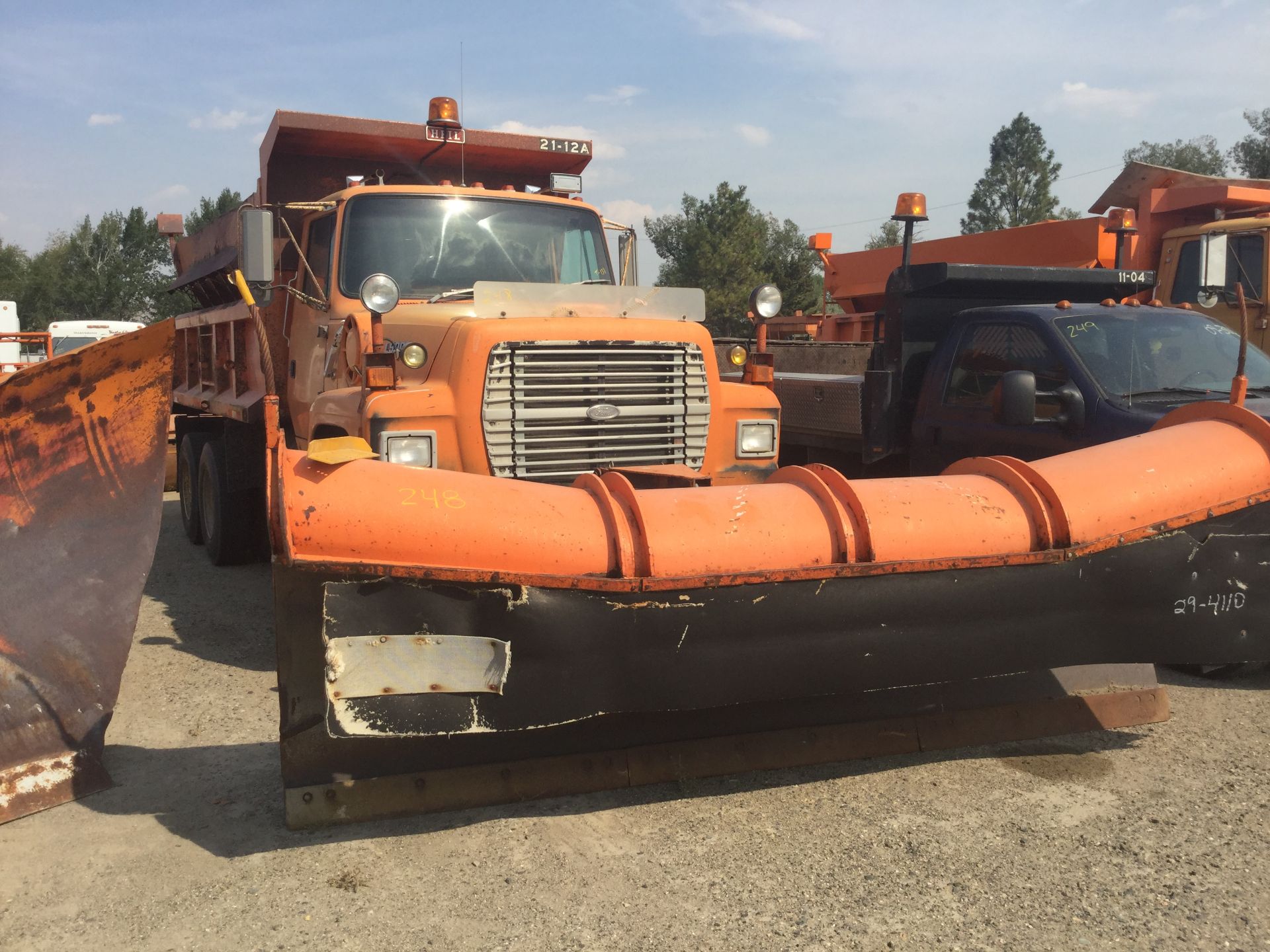 Year: 1992 Make: Ford Model: L9000 Type: Dump Truck Vin#: A33752 Mileage/Hours: 378271 L10 Cummins - Image 3 of 6