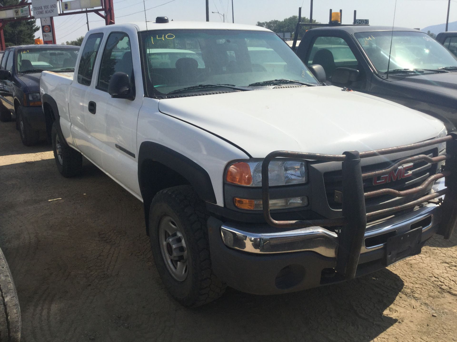 Year: 2005 Make: GMC Model: 3/4T Type: Pickup Vin#: 214907 Mileage/Hours: 192563 6.0L, 4x4, XC, - Image 3 of 4