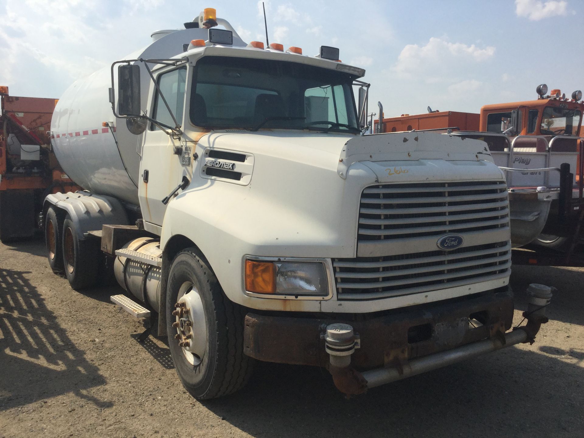 Year: 1995 Make: Ford Model: LTL9000 Type: Flush Truck Vin#: A22103 Mileage/Hours: 109876 Cummins - Image 3 of 7