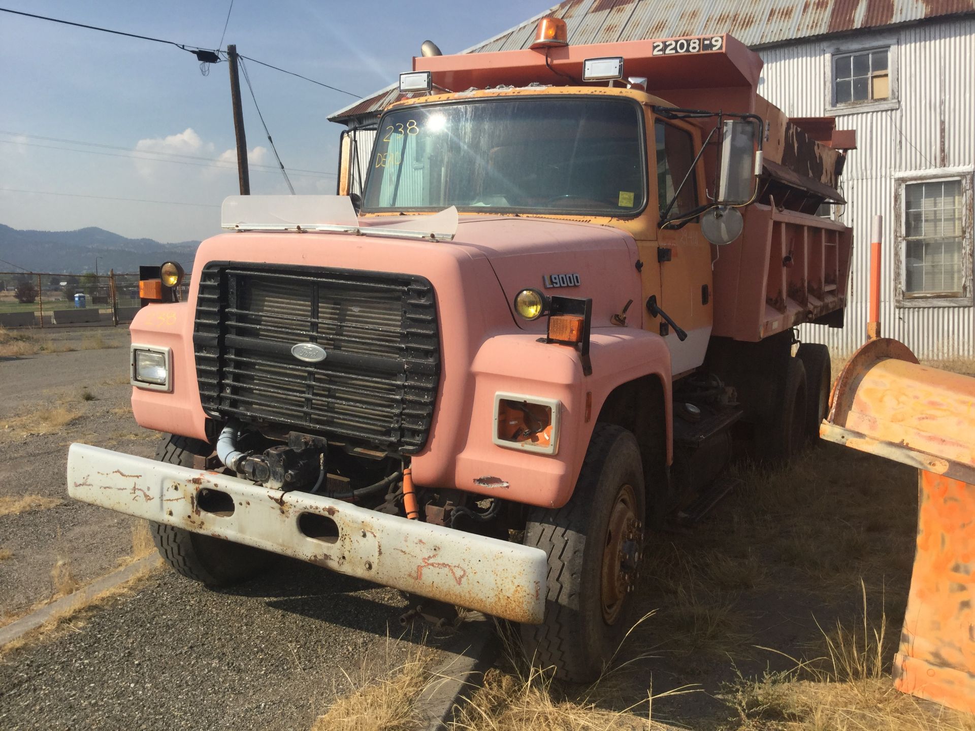 Year: 1992 Make: Ford Model: L9000 Type: Dump Truck Vin#: A33754 Mileage/Hours: 345000 10L