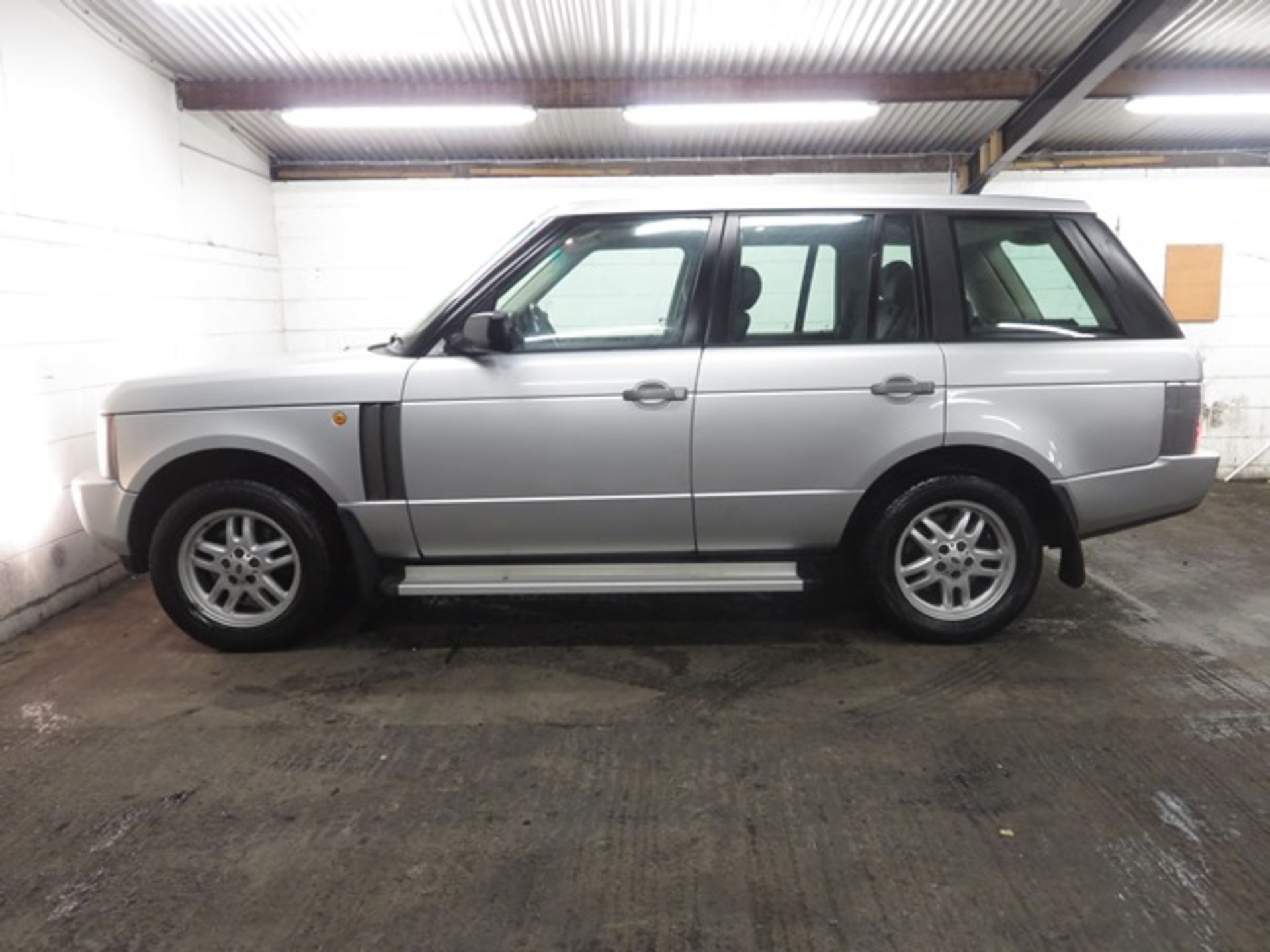 04C1462 Range Rover - Image 2 of 19