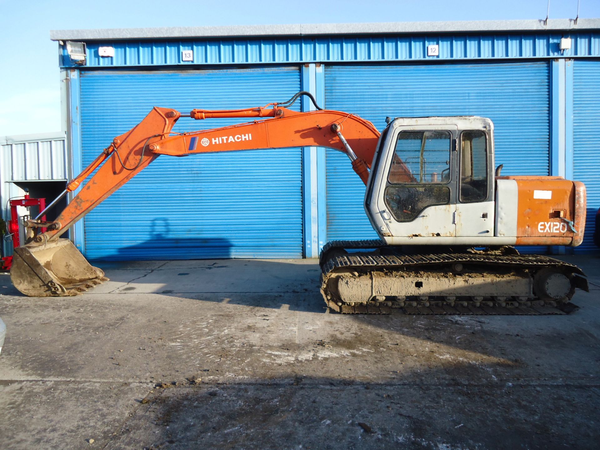 PL-26082 Hitachi Excavator - Image 2 of 20