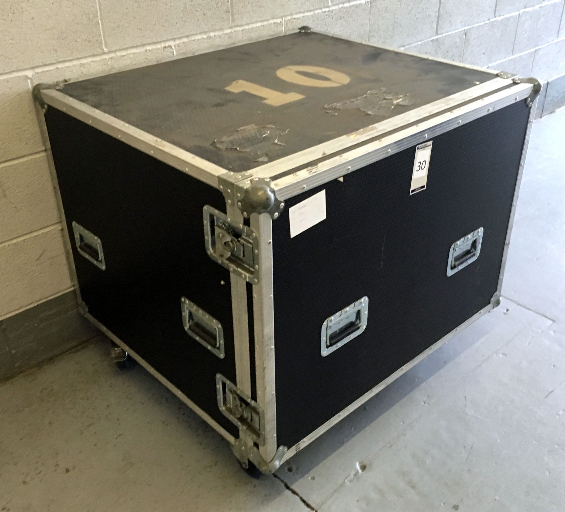 Mobile Flight Case (1000mm x 730mm x 890mm) (Located Stockport – Viewing by Appointment & Collection - Image 4 of 5