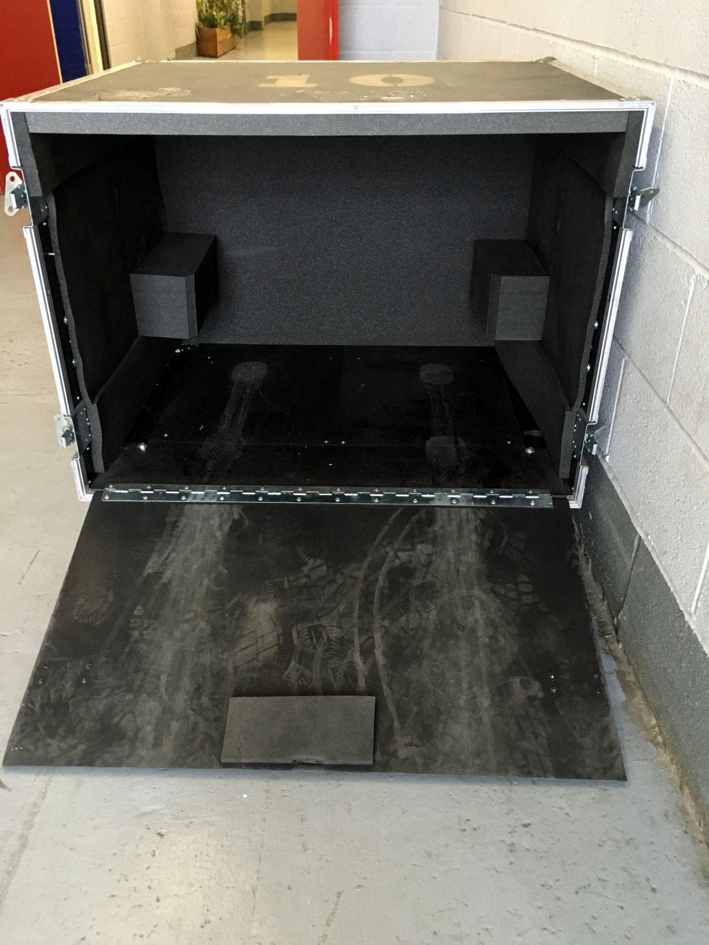 Mobile Flight Case (1000mm x 730mm x 890mm) (Located Stockport – Viewing by Appointment & Collection - Image 2 of 5