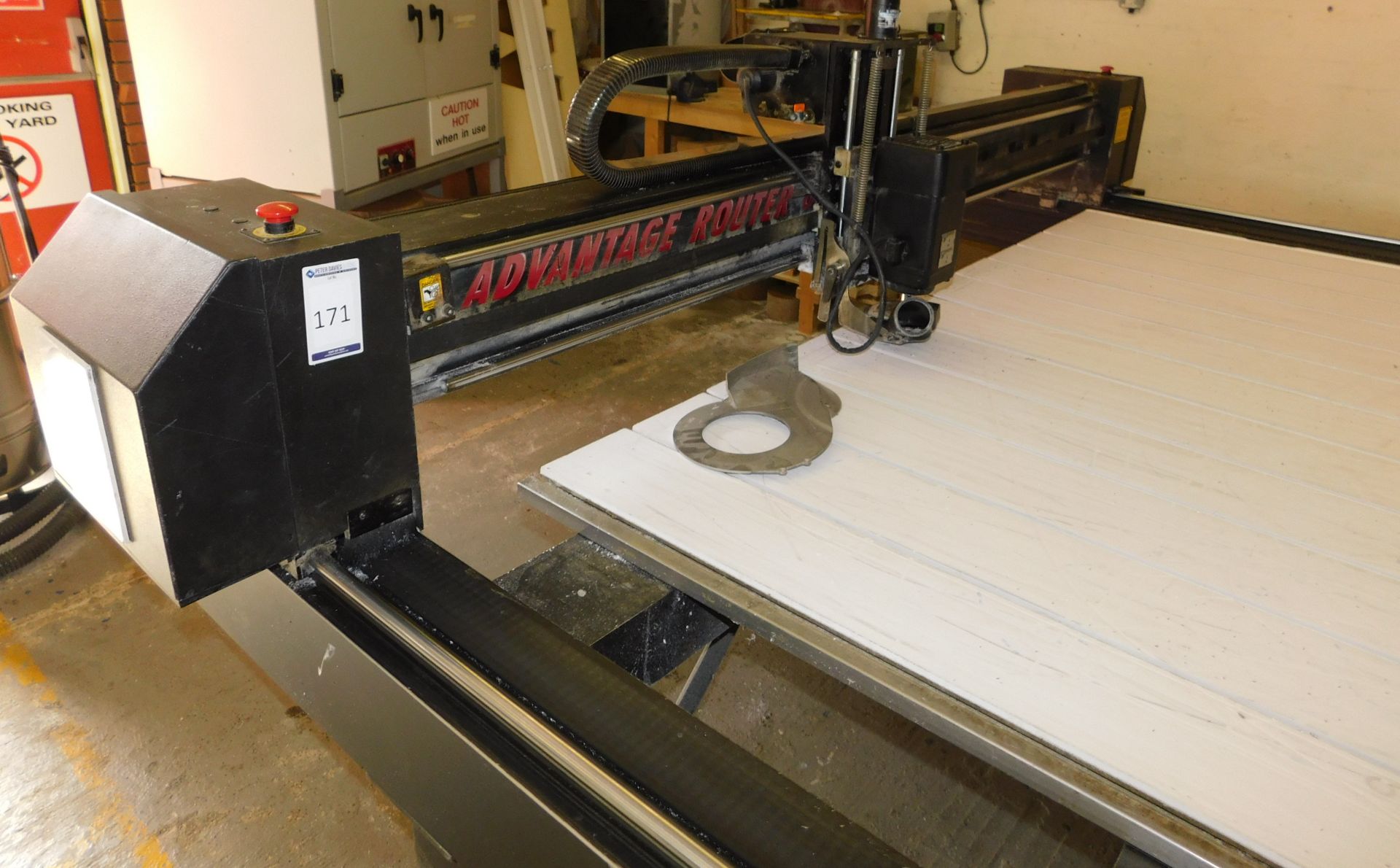 Gerber Advantage AR600 CNC Router with 3.05m X 2.05m Table, Freestanding Control & PC - Image 3 of 4
