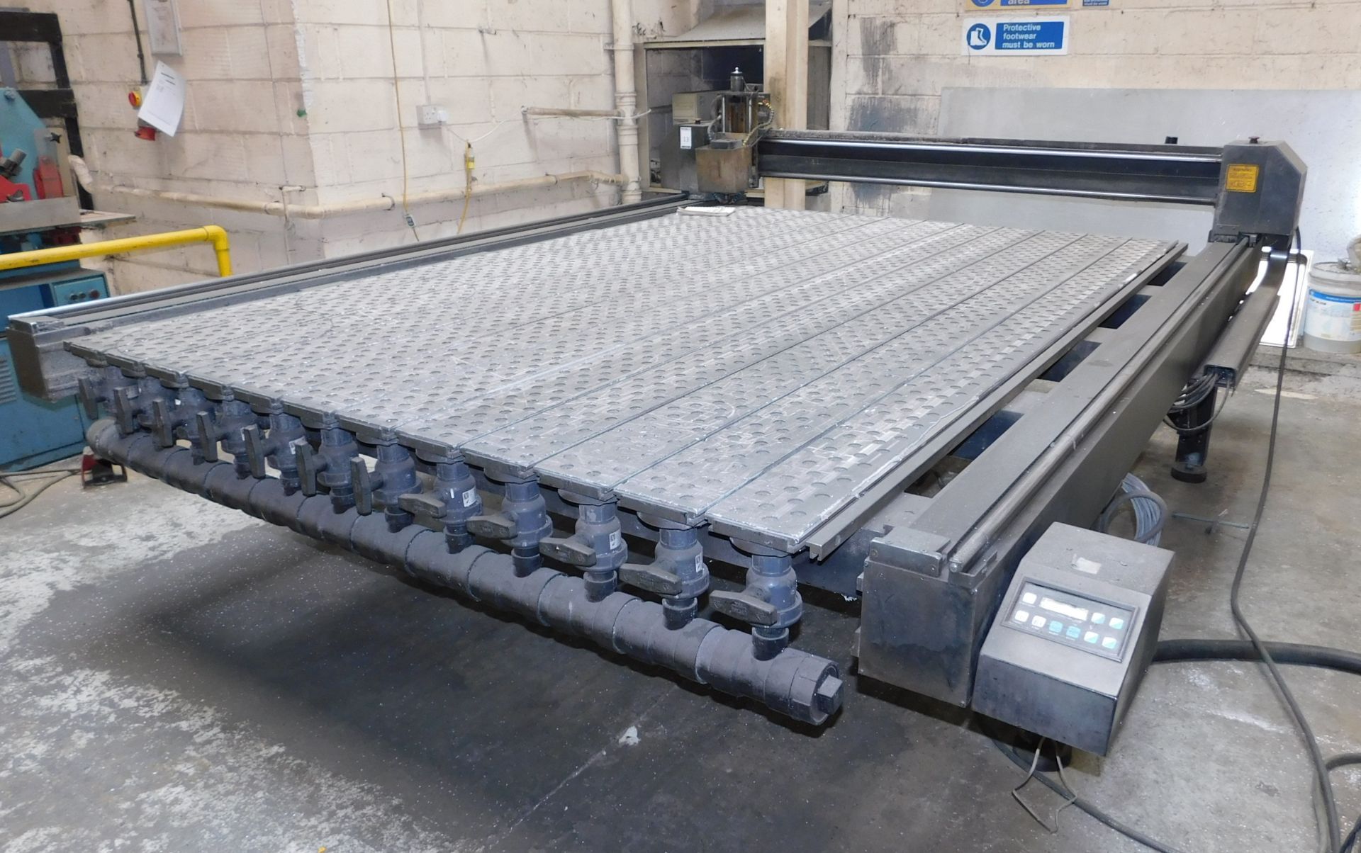 Gerber Advantage 600 Router, 3m X 2.1m Table, to Include PC & Monitor