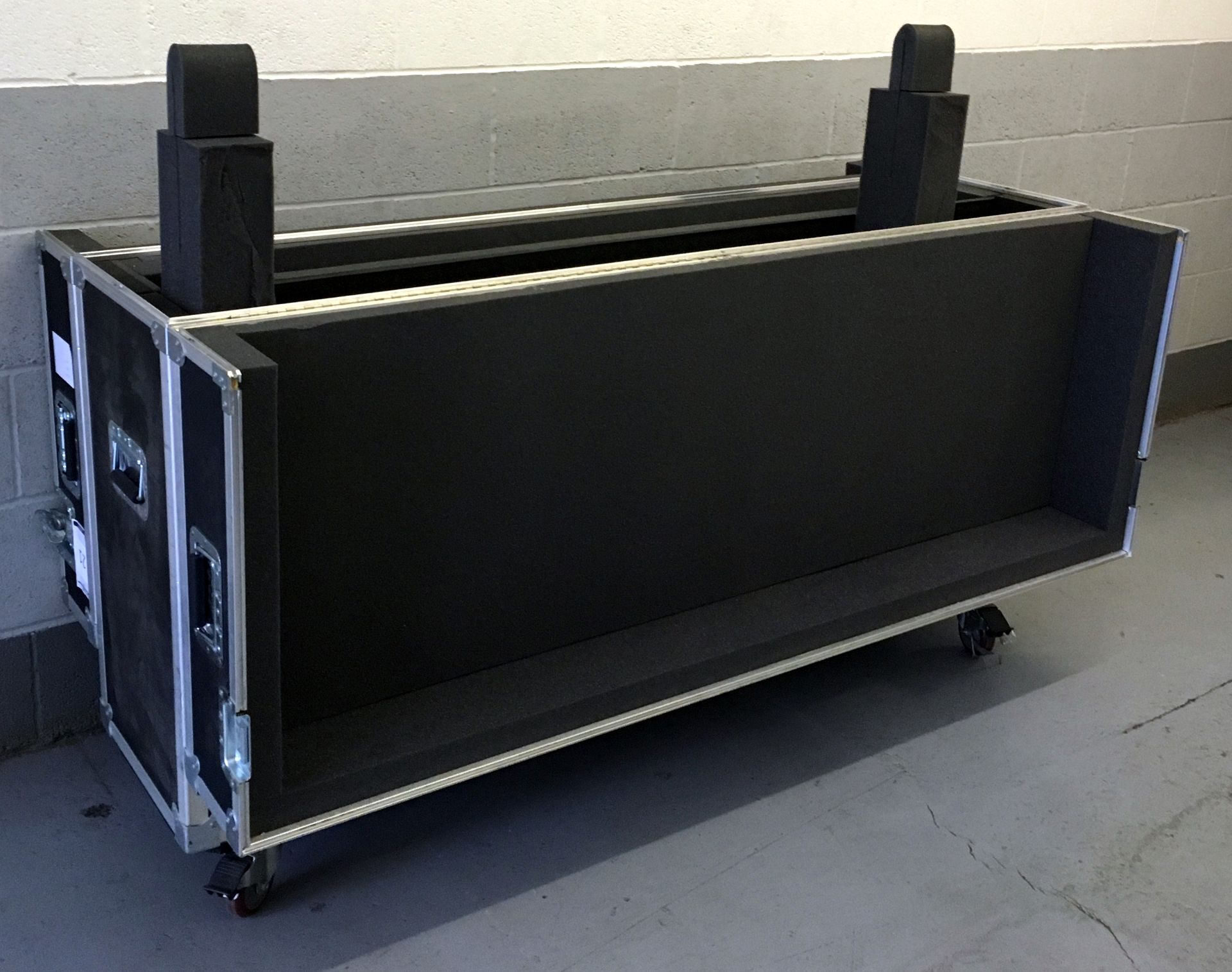 Jelco Mobile Flight Case (1800mm x 1410mm x 400mm) (Located Stockport – Viewing by Appointment & - Image 3 of 6