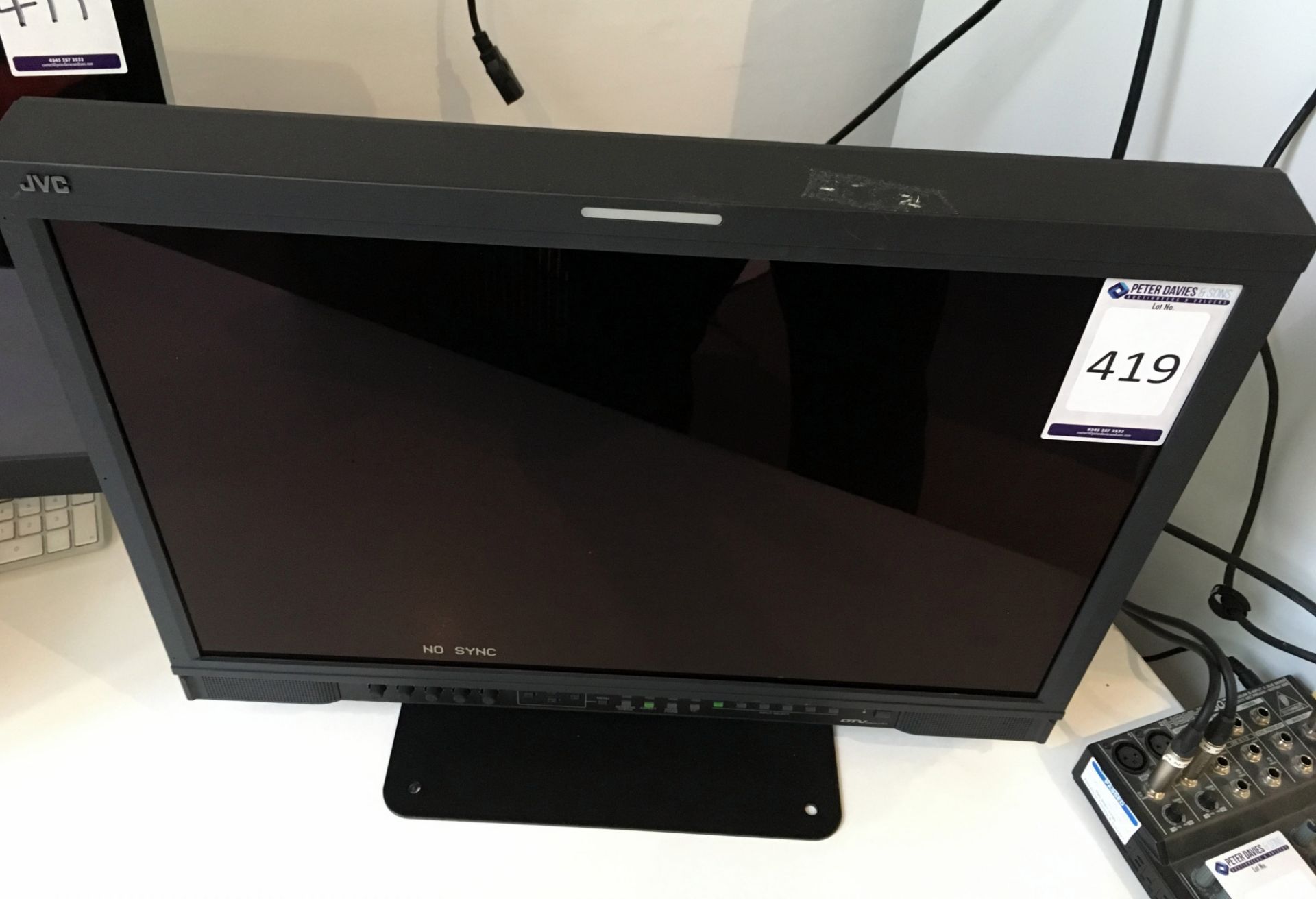 JVC DT-V24L3D Multi Format LCD Studio Monitor, s/n 16300234 (Located Central London – Viewing