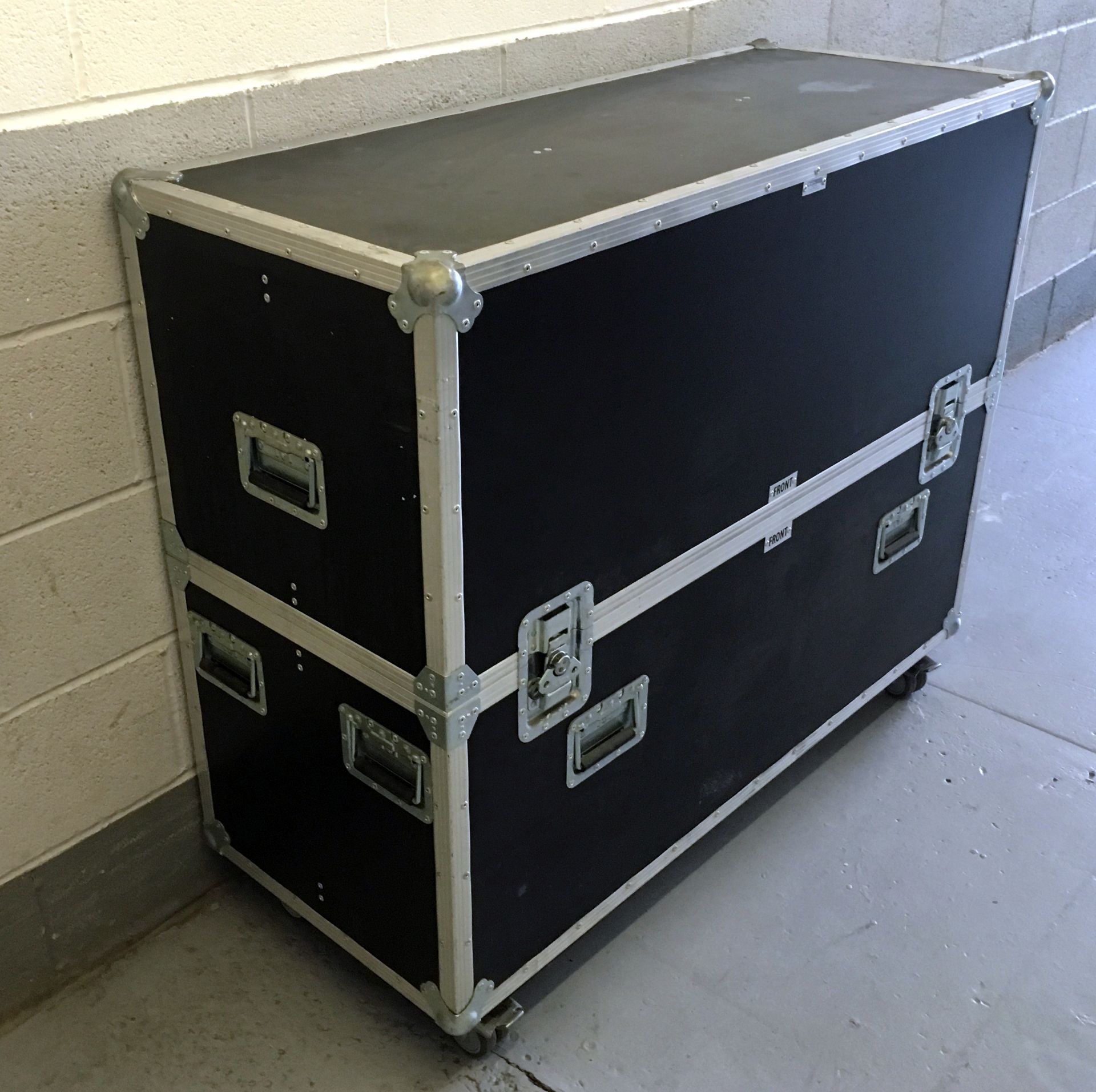 CF Cases Mobile Flight Case (1250mm x 960mm x 520mm) (Located Stockport – Viewing by Appointment & - Image 2 of 5