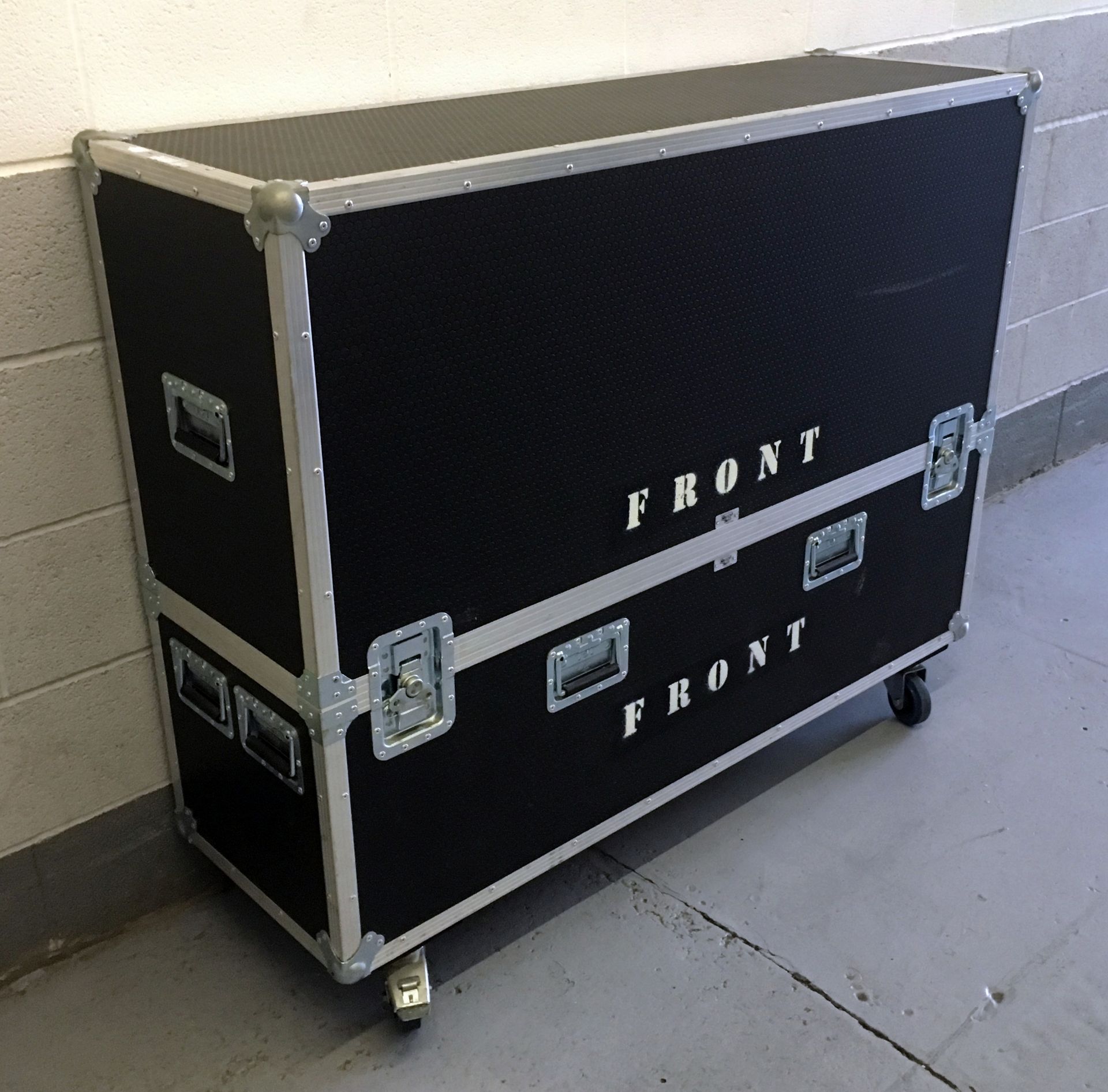 Criminal Cases Mobile Flight Case (1400mm x 1010mm x 450mm) (Located Stockport – Viewing by - Image 2 of 5