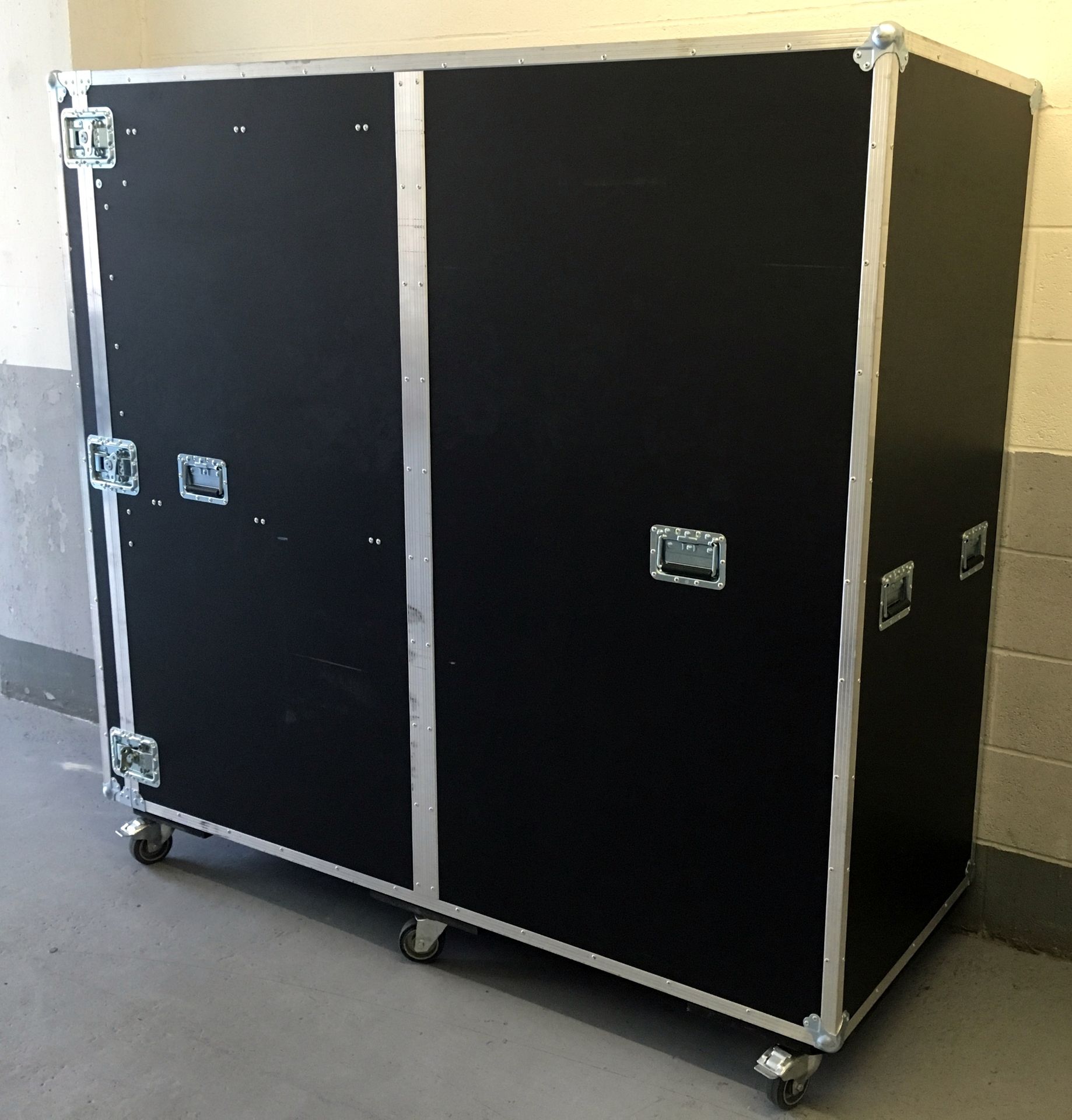 Absolute Casing Mobile Flight Case c/w Ramp (2000mm x 1730mm x 790mm) (Located Stockport – Viewing - Image 7 of 7