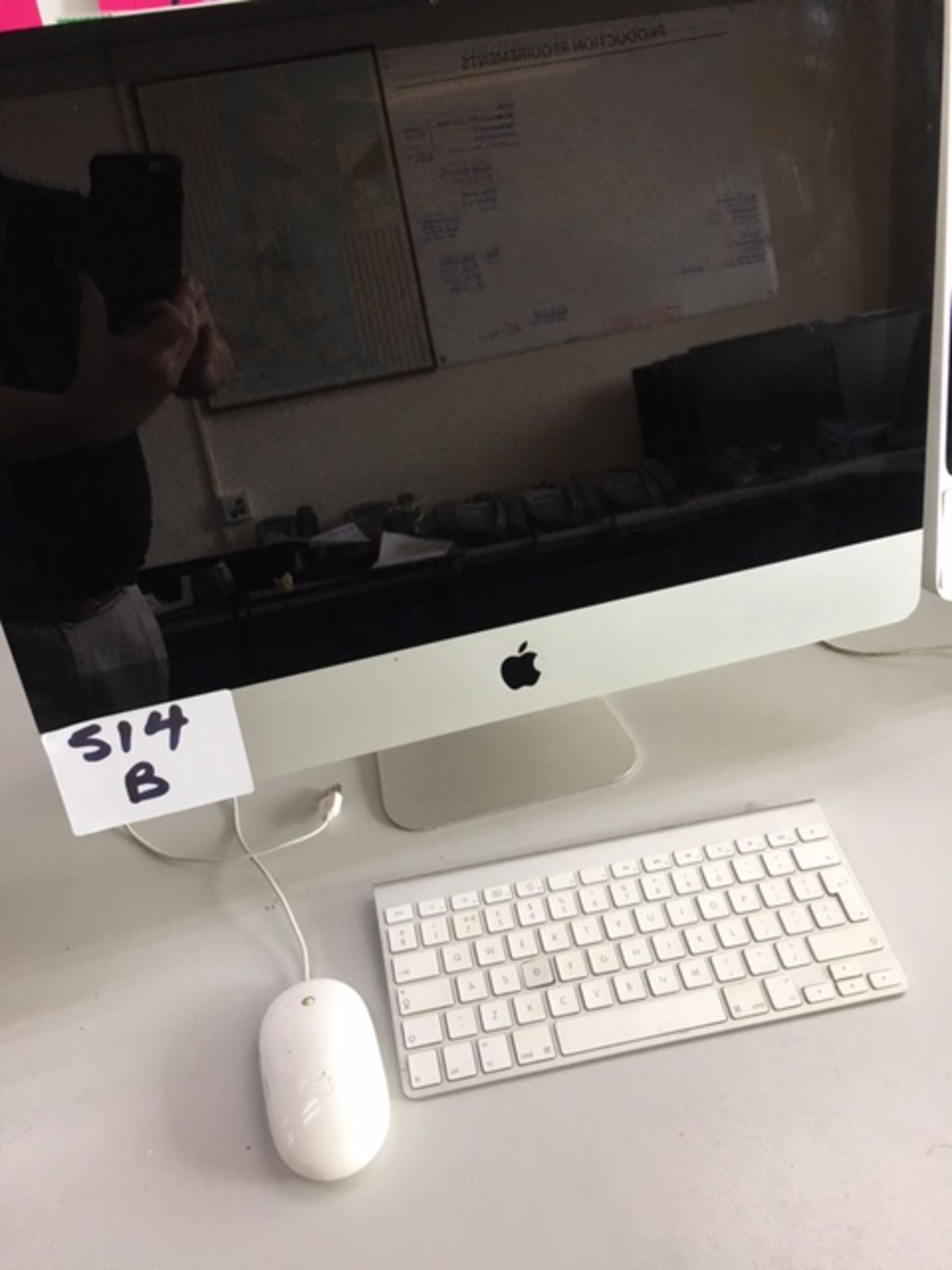 Apple iMac 21.5" with 3.06 GHz Intel Core i3 Processor; 4 GB 1333MHz DDR 3 memory; serial number