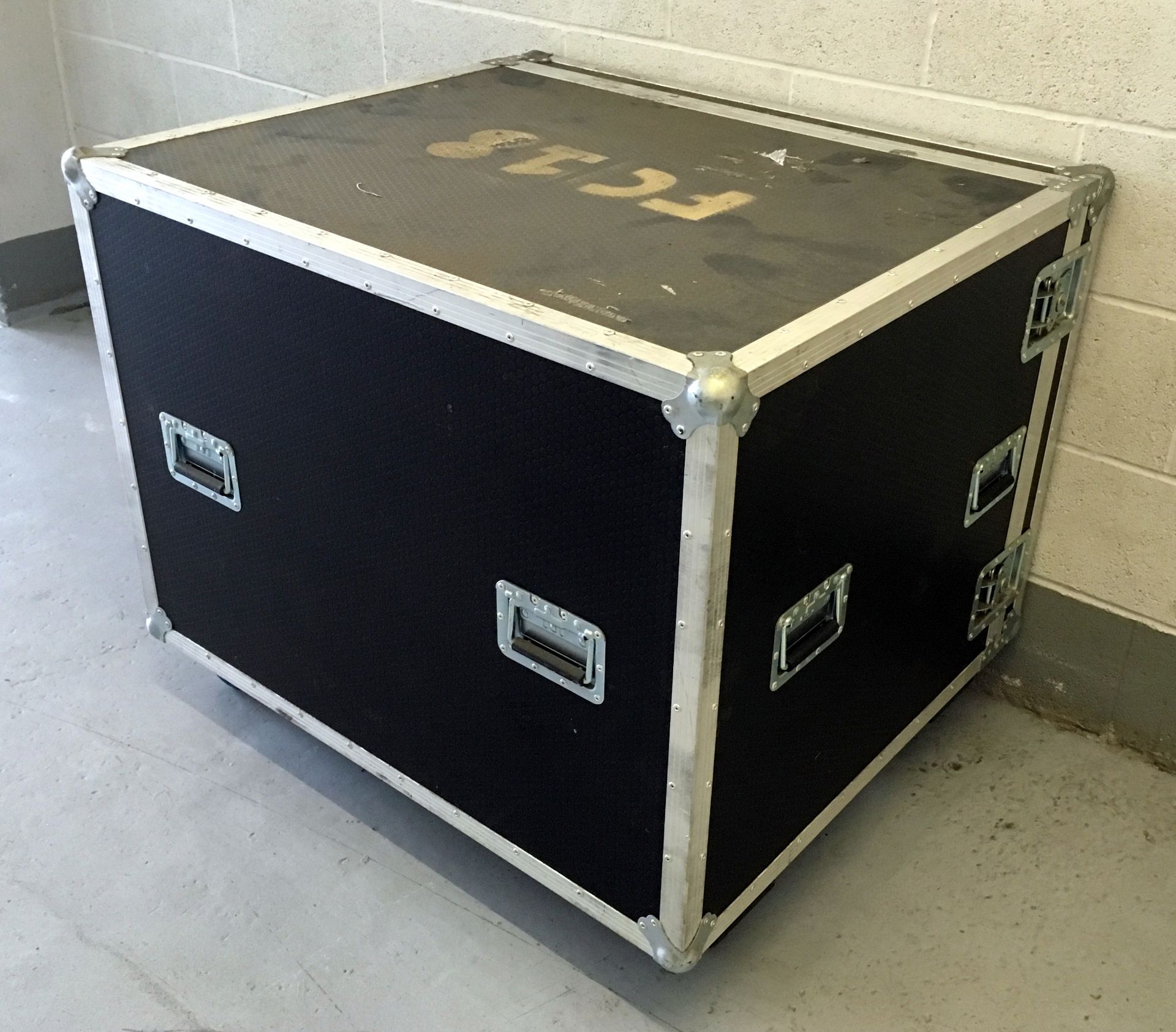 Mobile Flight Case (1000mm x 730mm x 880mm) (Located Stockport – Viewing by Appointment & Collection - Image 5 of 5