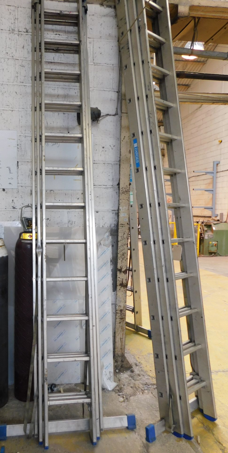 36 Rung Triple Extension Aluminium Ladders