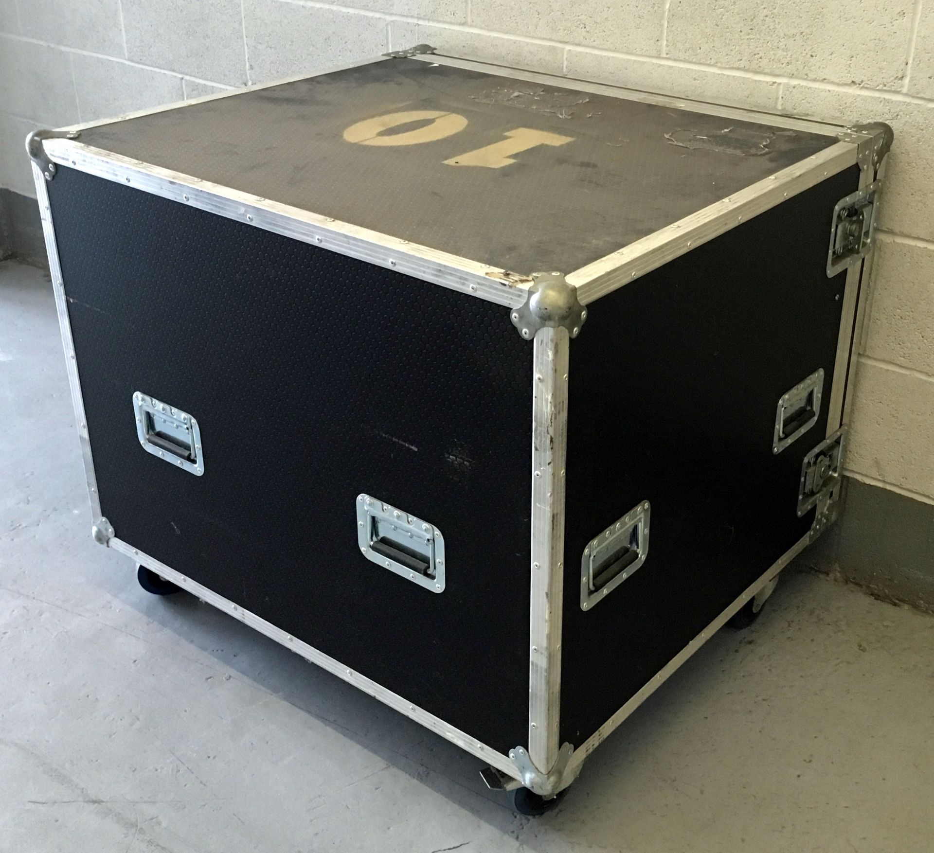 Mobile Flight Case (1000mm x 730mm x 890mm) (Located Stockport – Viewing by Appointment & Collection - Image 5 of 5