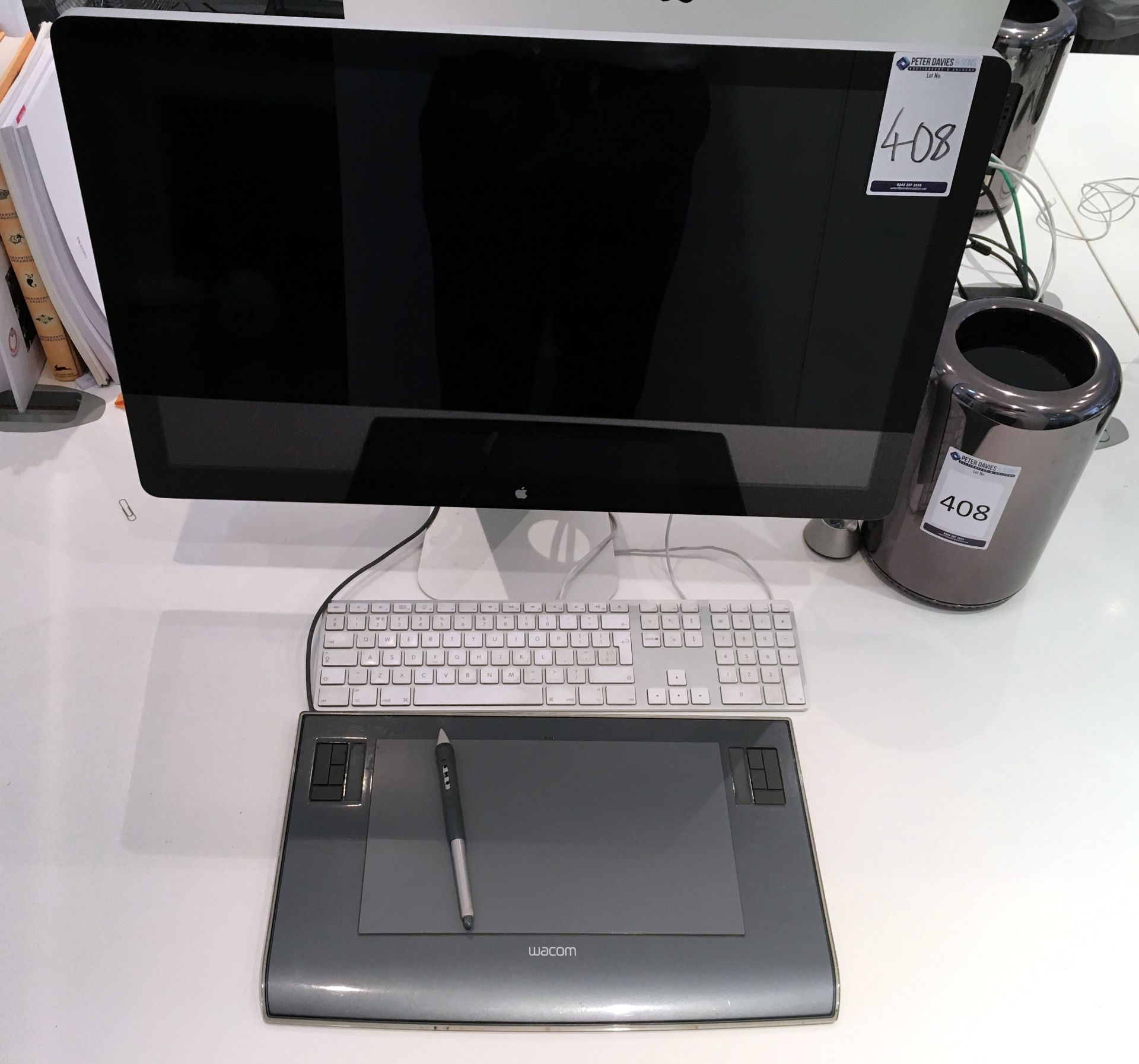 Apple A1481 Mac Pro Quad Core 3.7ghz Desktop with 12gb RAM, 256gb SSD s/n F5KML031F9VM with Apple