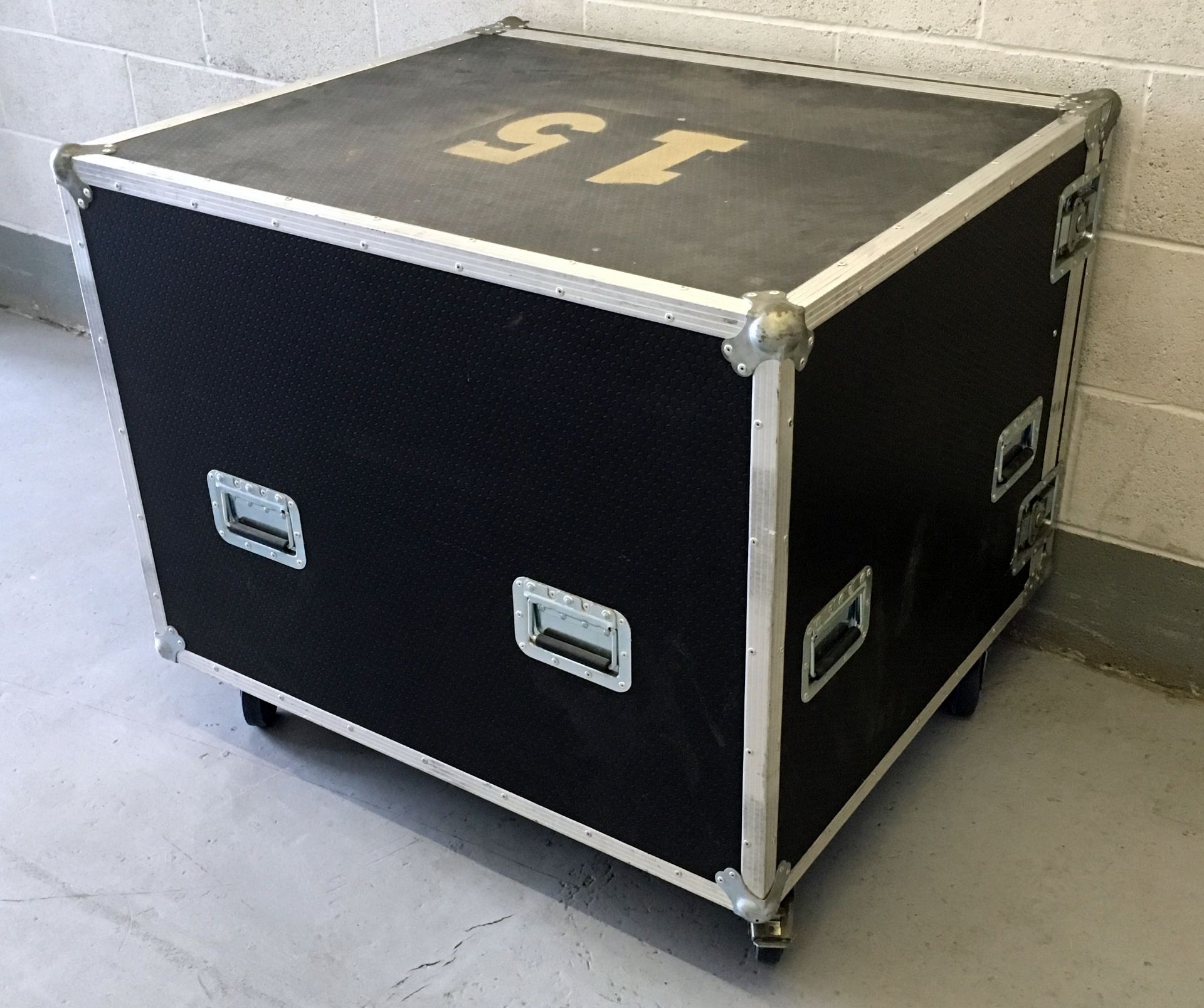 Mobile Flight Case (1000mm x 730mm x 890mm) (Located Stockport – Viewing by Appointment & Collection - Image 5 of 5