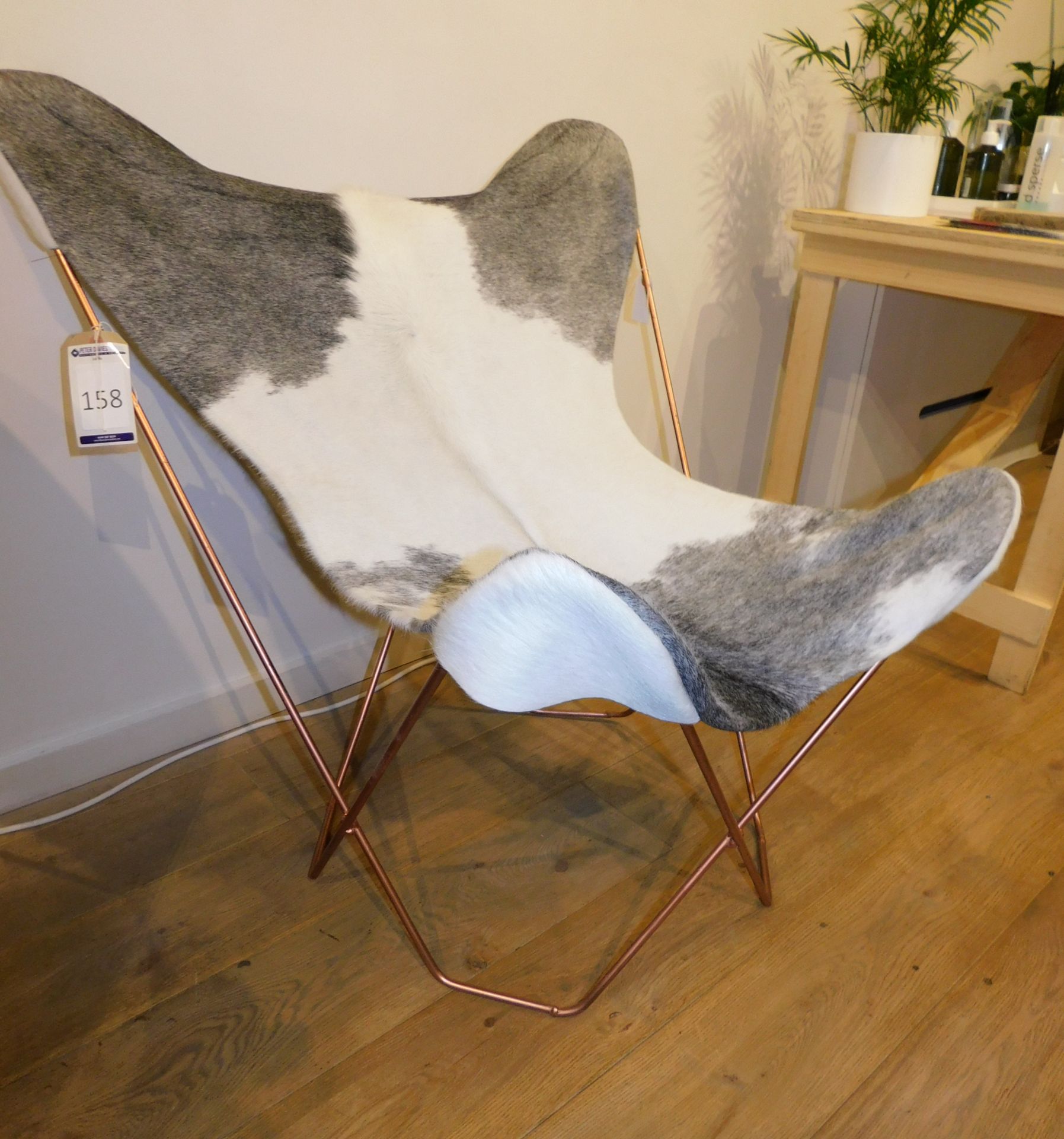 Vintage Style Metal Framed Butterfly Hide Chair (Retail £400) (Located at 155 Farringdon Road, - Bild 2 aus 3