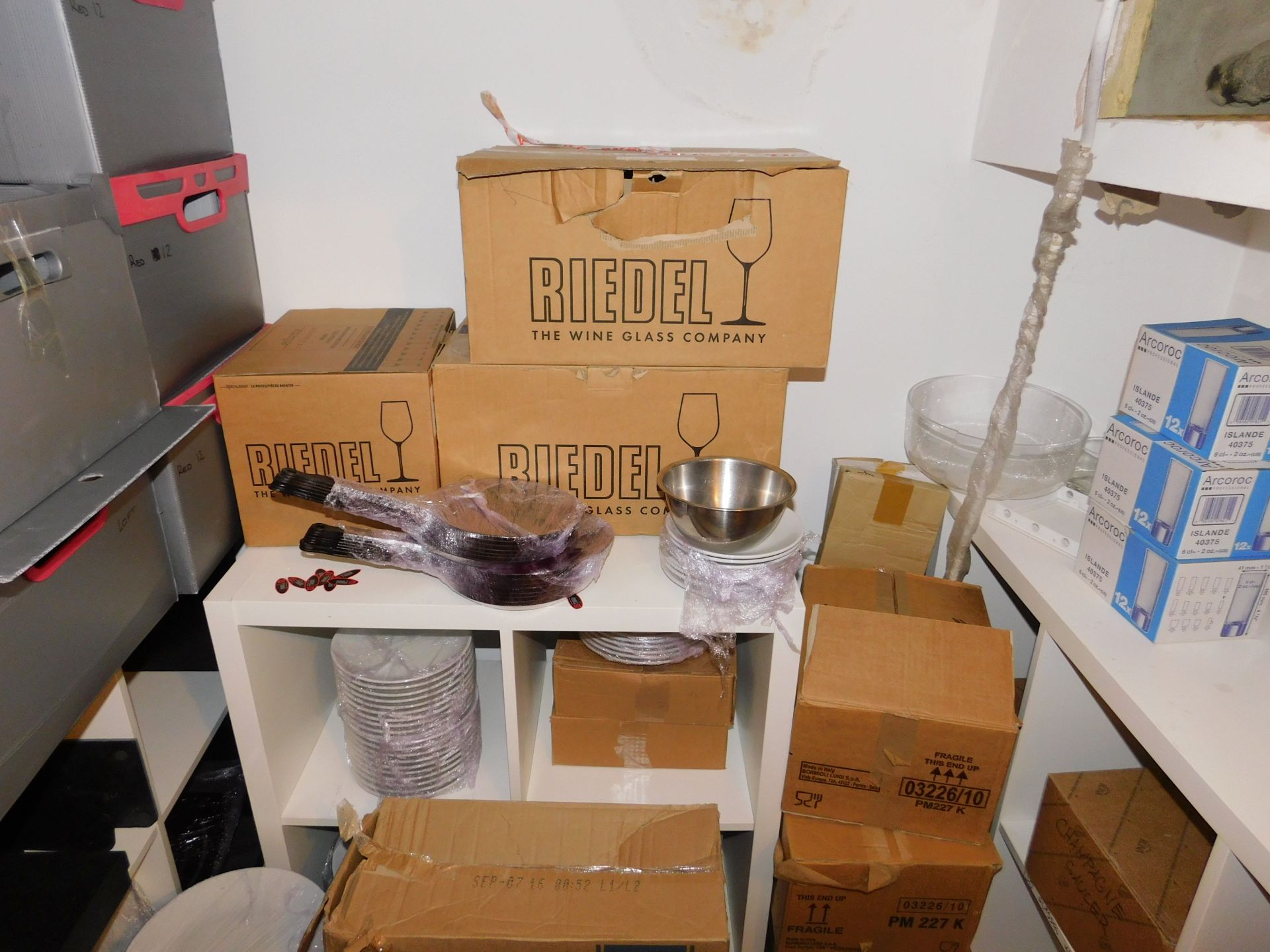 Contents of Room to include Large Quantity of Glassware to include Ridel, Crockery & Miscellaneous - Bild 3 aus 5