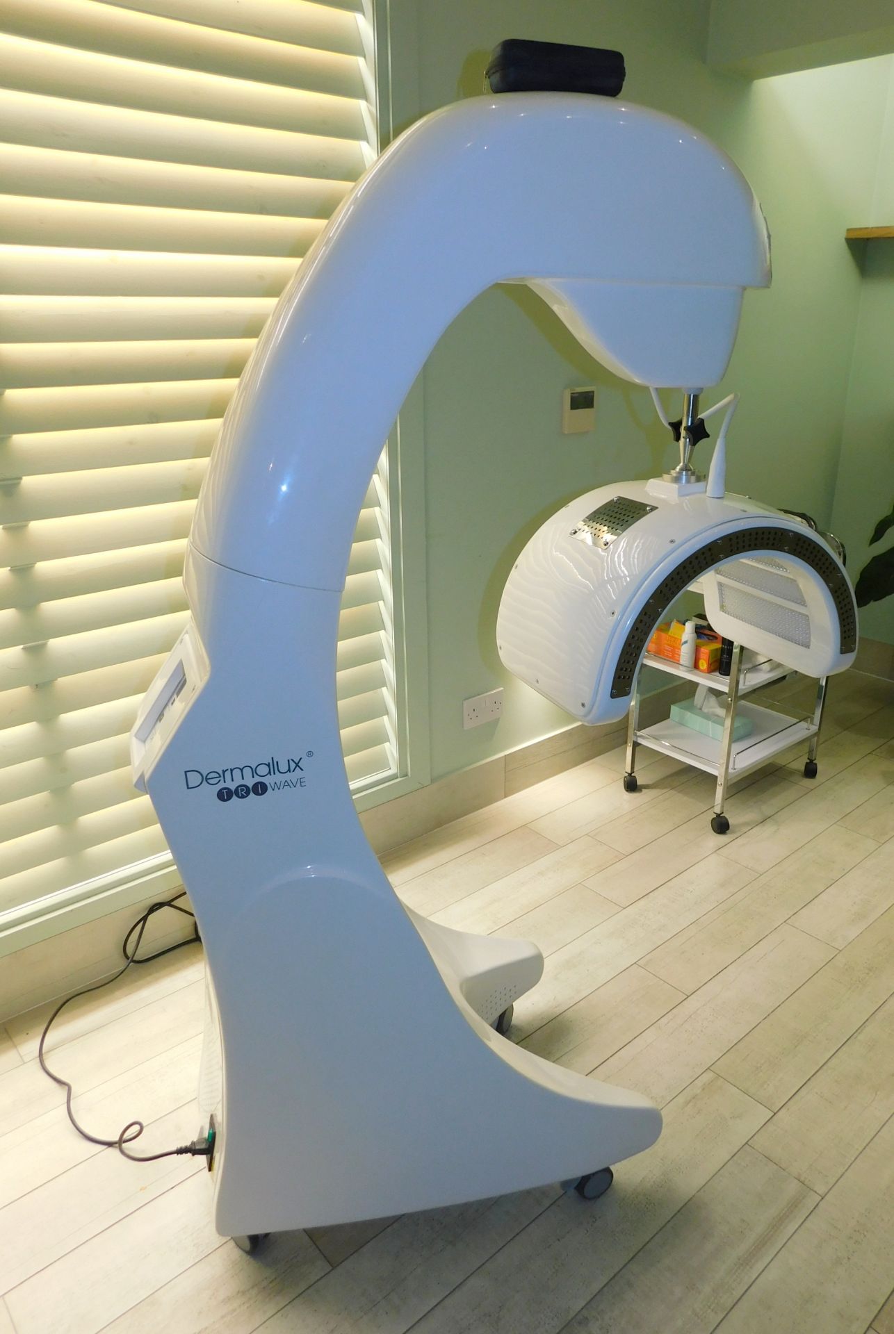 Dermalux Tri Wave LED Phototherapy System, Serial Number: TW0356 (Located at 155 Farringdon Road, - Image 4 of 4