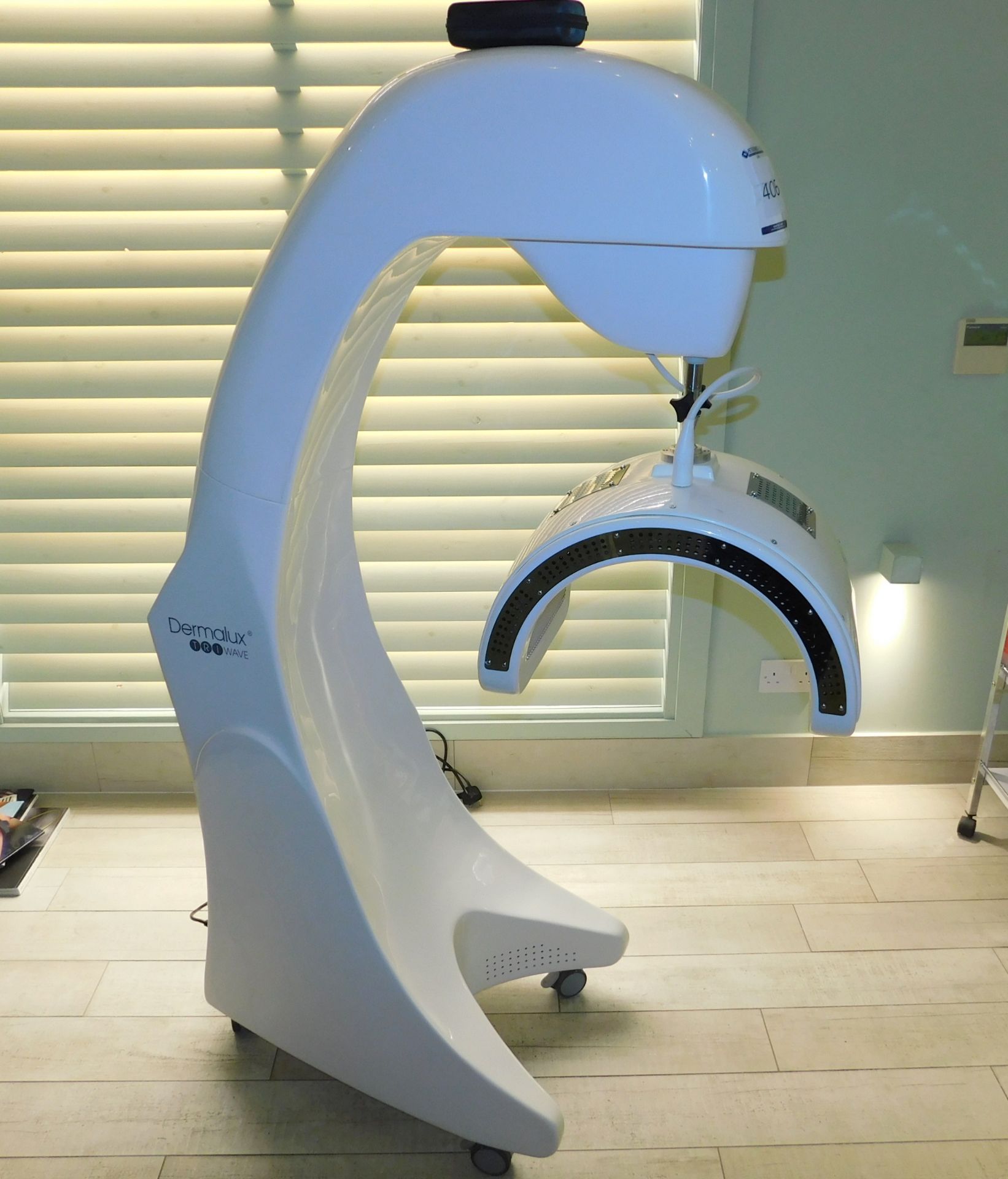 Dermalux Tri Wave LED Phototherapy System, Serial Number: TW0356 (Located at 155 Farringdon Road, - Image 2 of 4