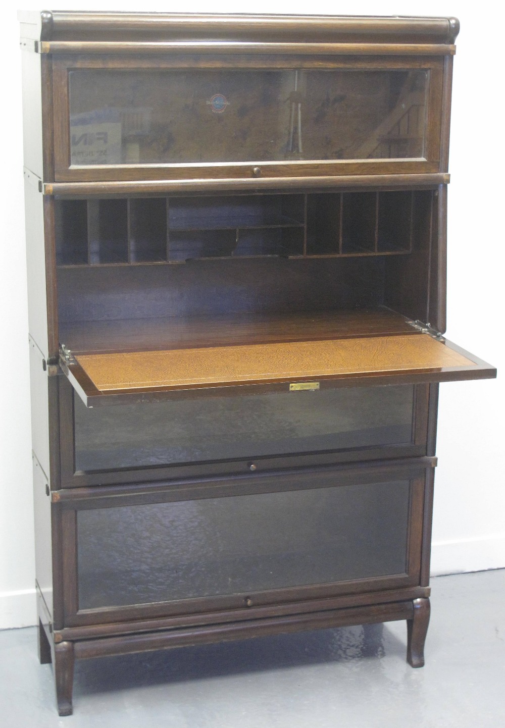 EARLY 20TH CENTURY OAK GLOBE WERNICKE SECTIONAL BUREAU BOOKCASE,