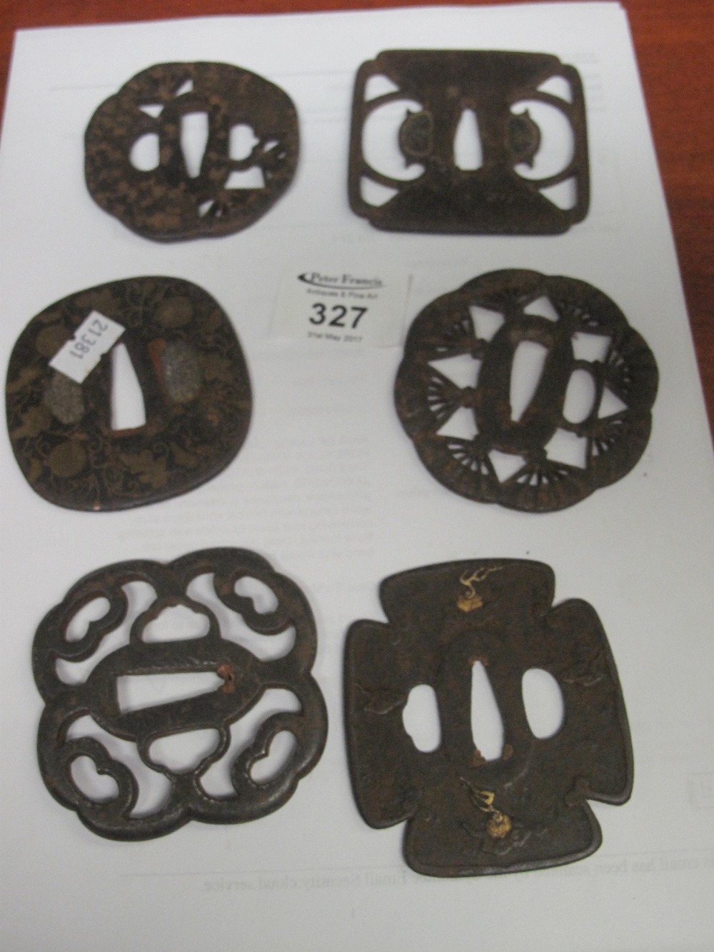 GROUP OF SIX JAPANESE IRON TSUBA SWORD GUARDS of various pierced forms, - Bild 4 aus 4