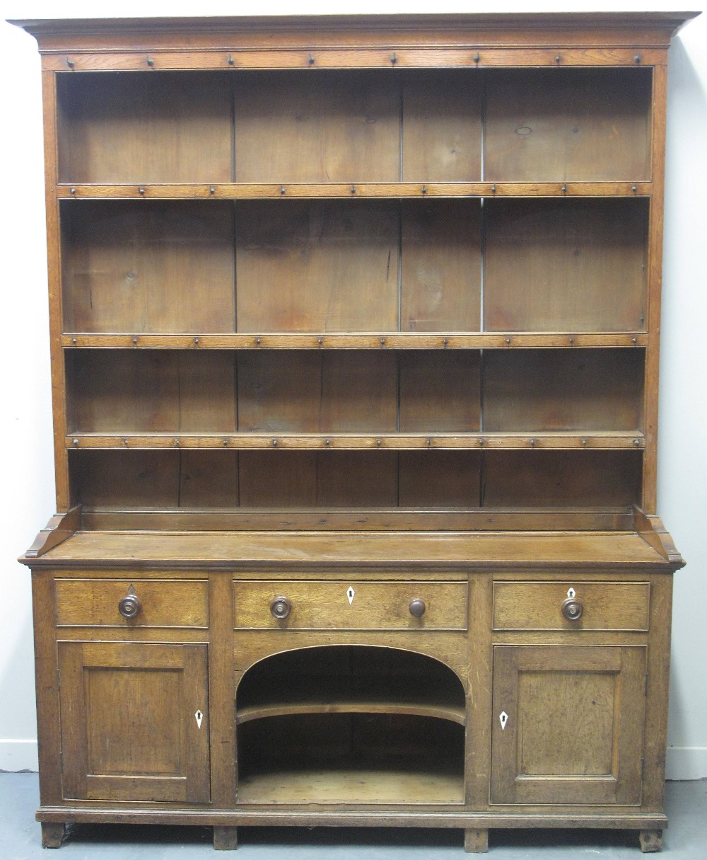 EARLY 19TH CENTURY WELSH OAK DOG KENNEL DRESSER,