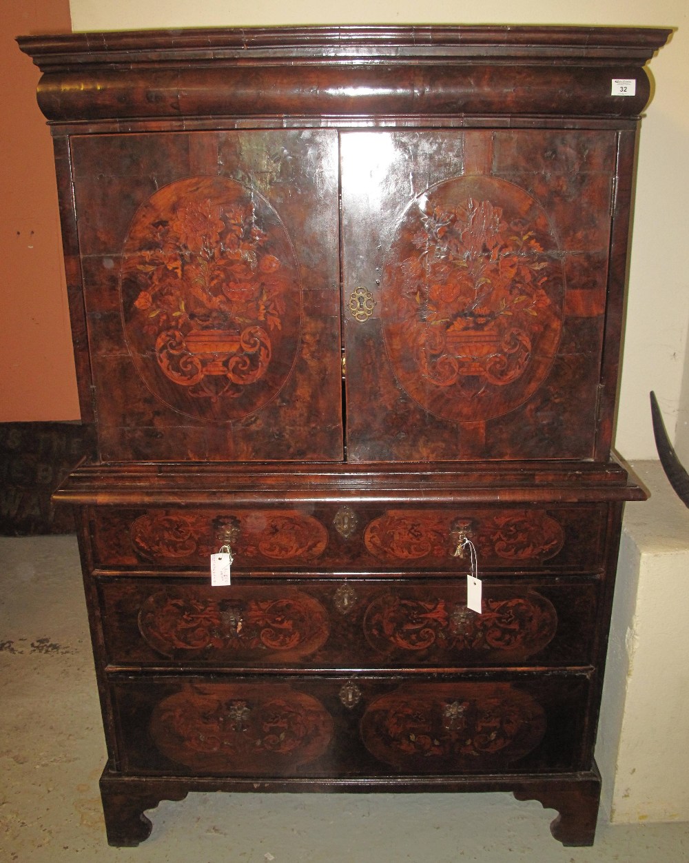 18TH CENTURY WALNUT MARQUETRY INLAID TWO STAGE CABINET ON CHEST, - Bild 2 aus 15