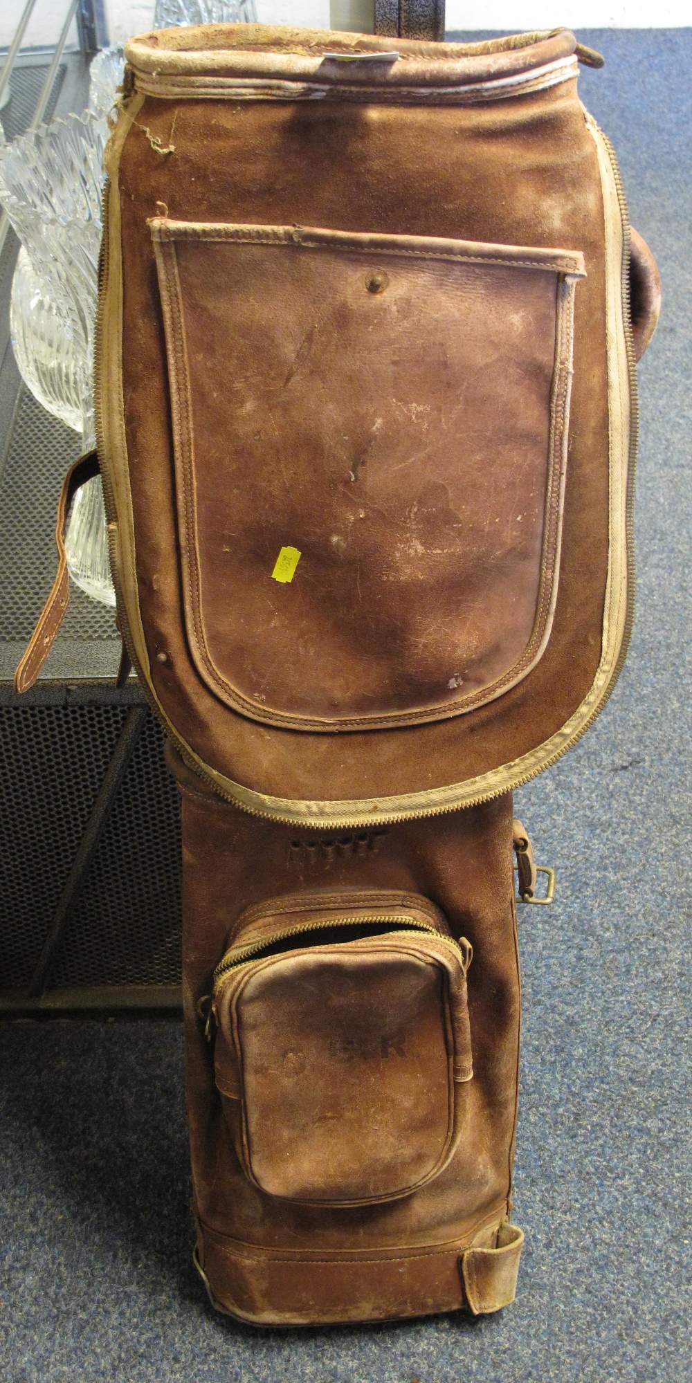 Vintage leather golf bag. (B.P. 24% incl.