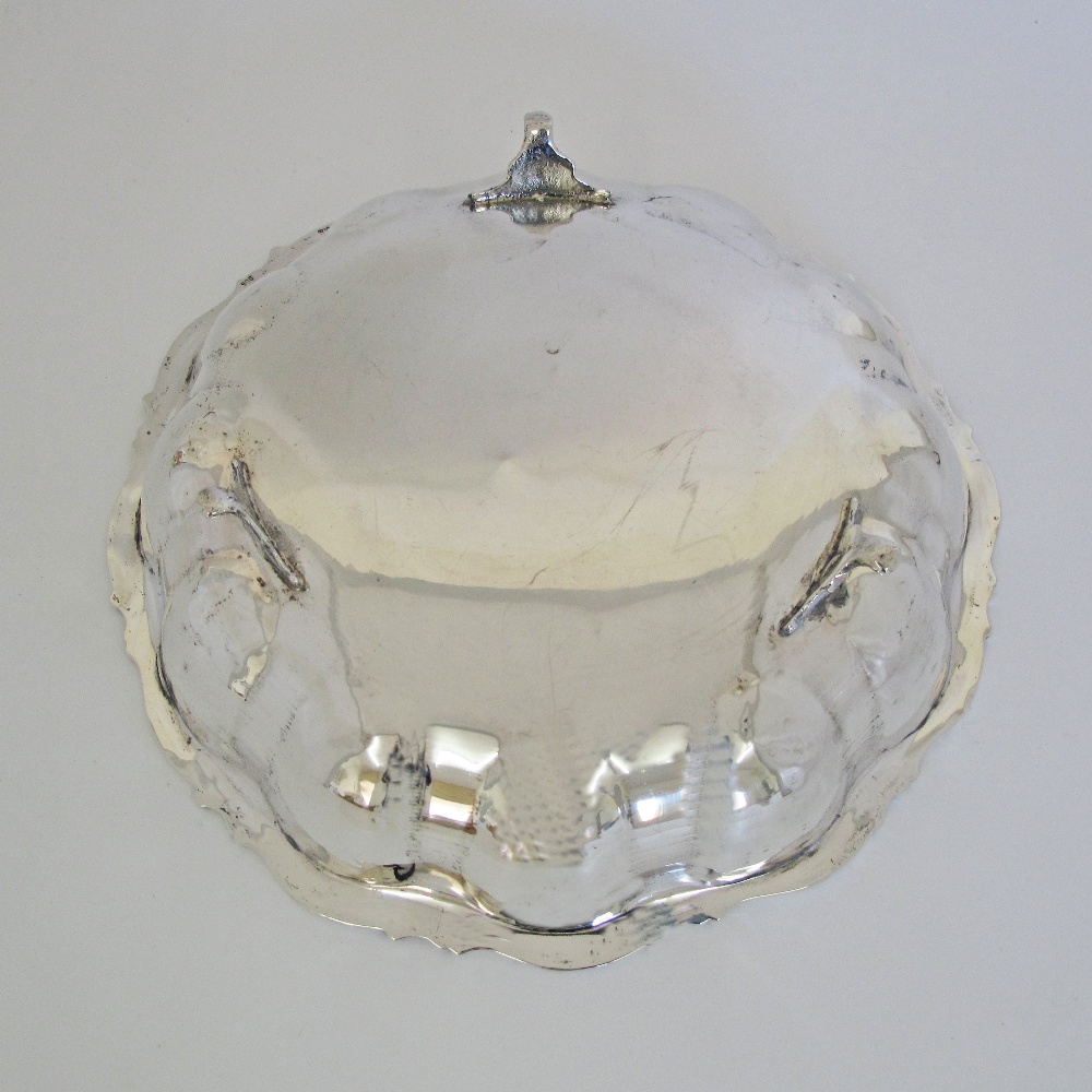 A silver shallow bowl marked 900, c19th century. Weight: 290g, W22cm, H5.5cm. - Image 5 of 8