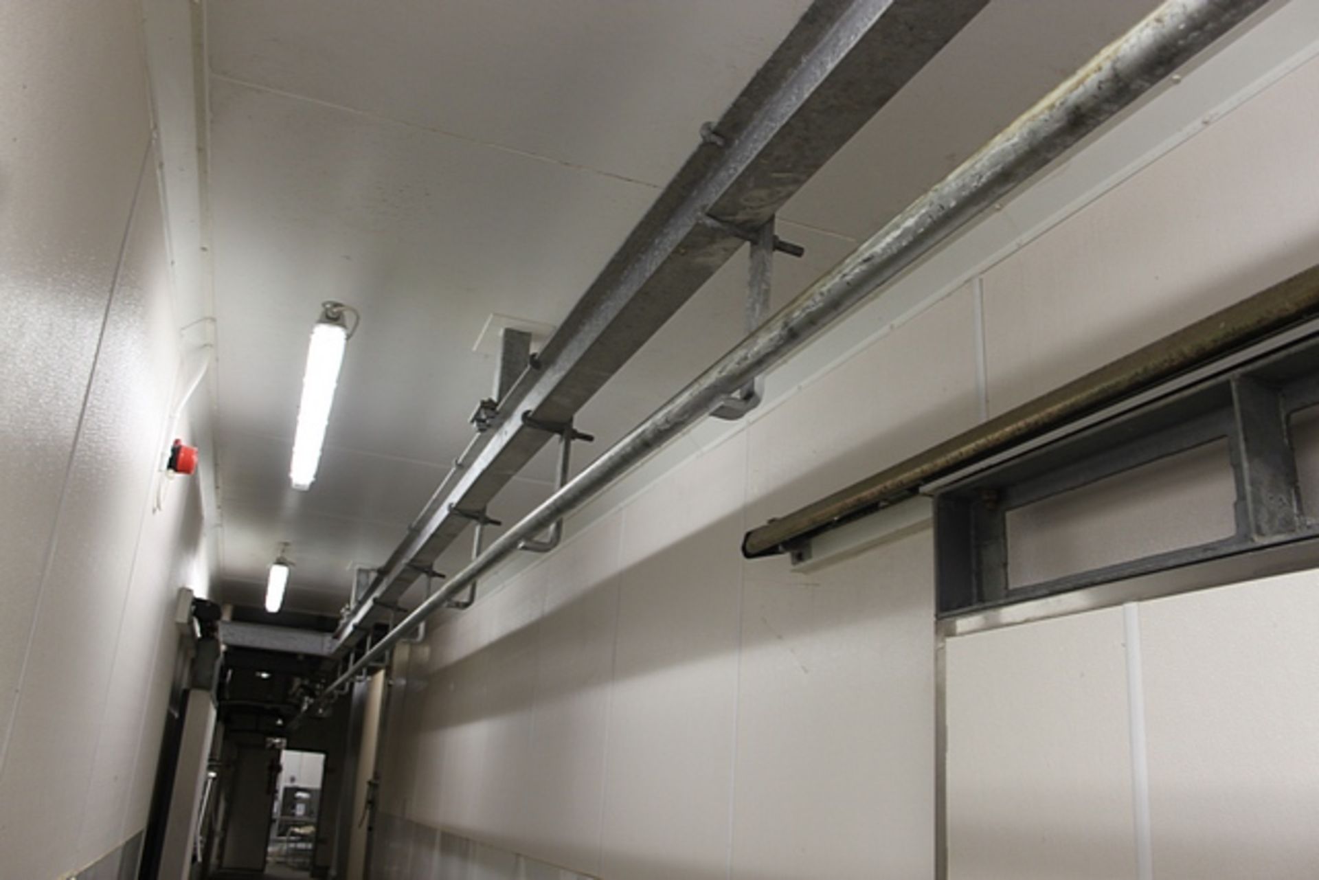 Chill Rails Meat & Slaughterhouse galvanised round bar hanging rail system manual operated - Image 3 of 3