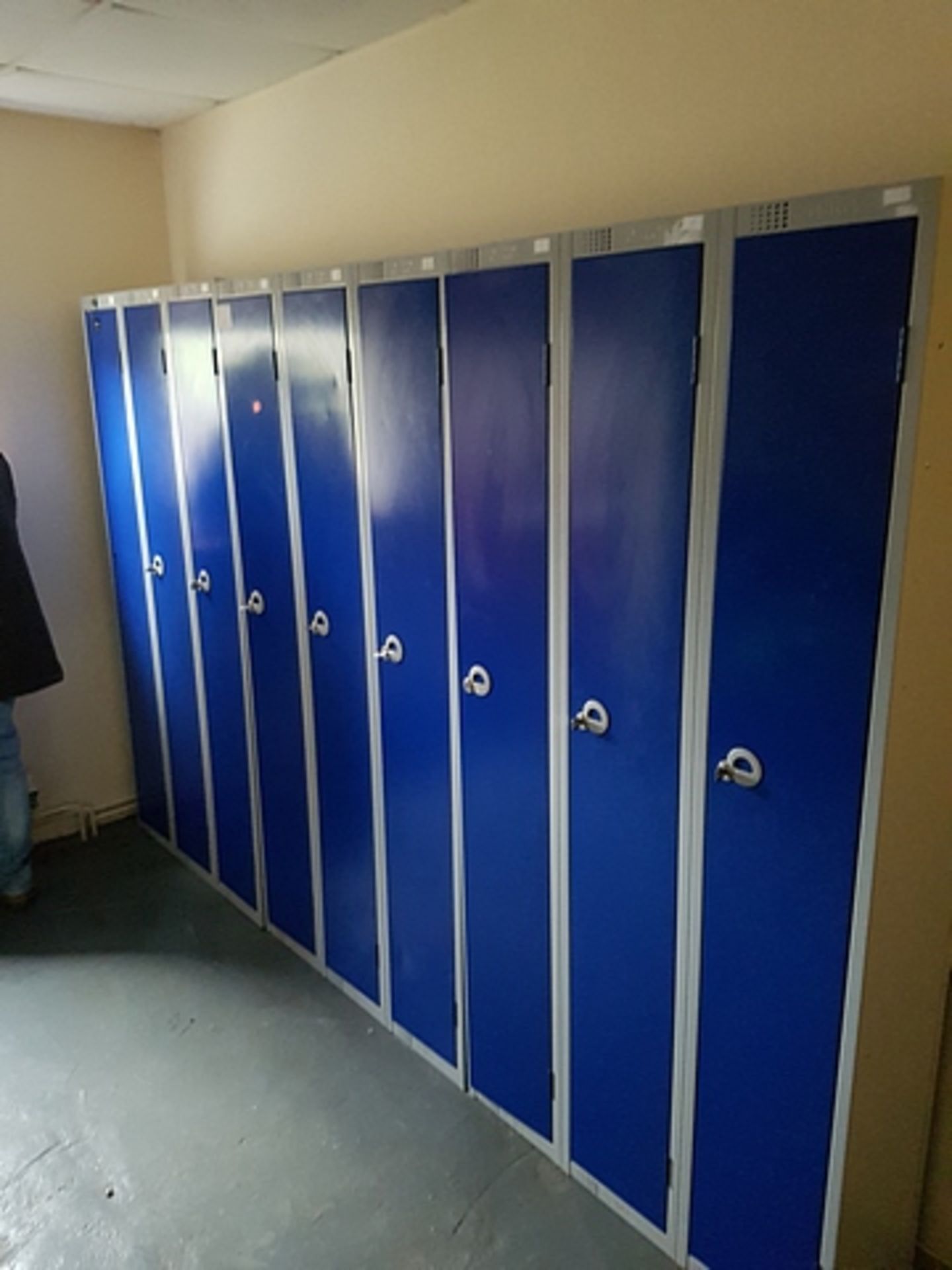 3 x sets Elite personnel lockers single door in banks of 3 (total 9 lockers) Lift out 30.00