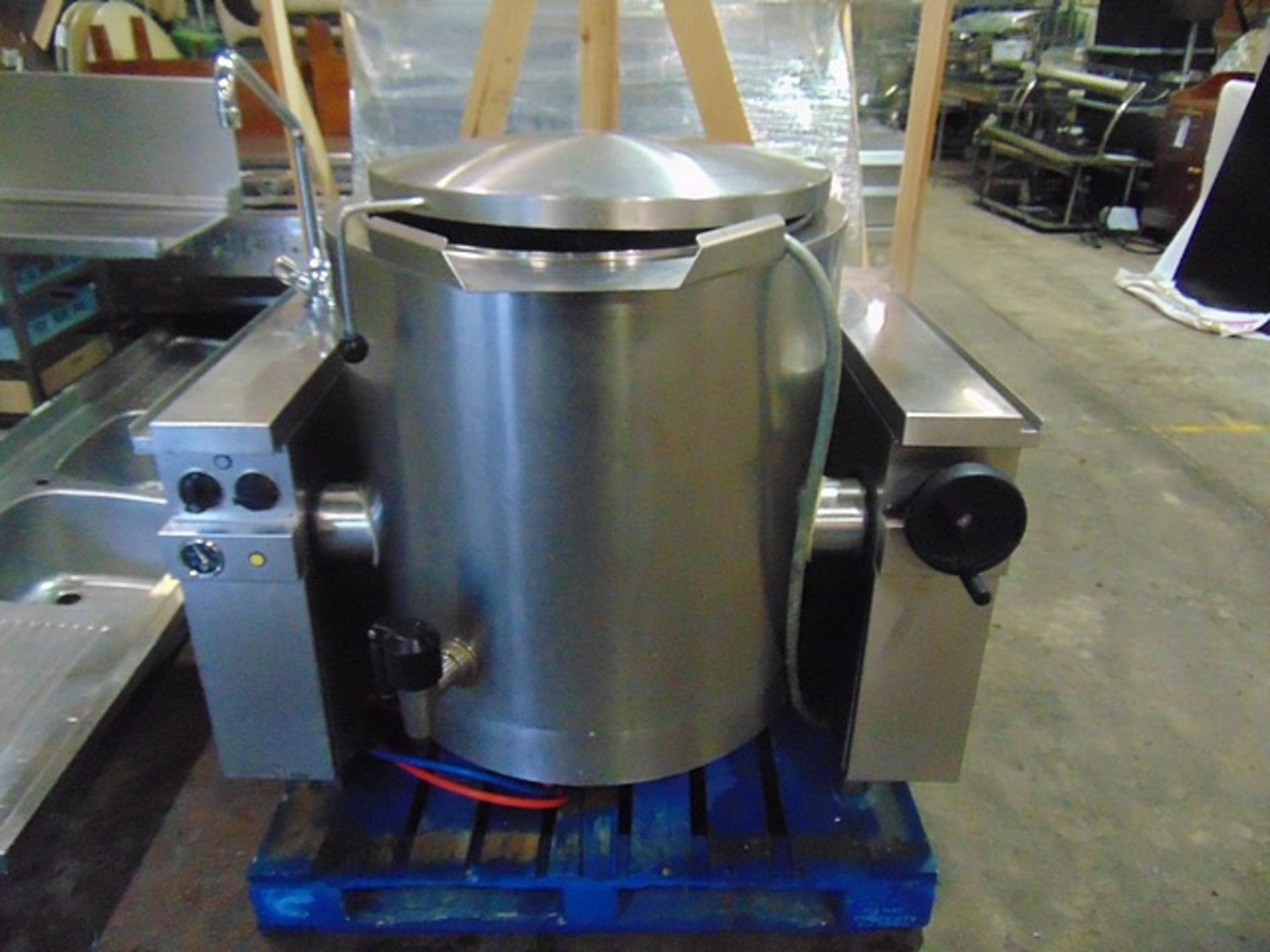 MKN 20023017B ELECTRIC TILTING QUICK BOILING KETTLE 200 L MANUAL TILTING VAPRO - Image 2 of 3