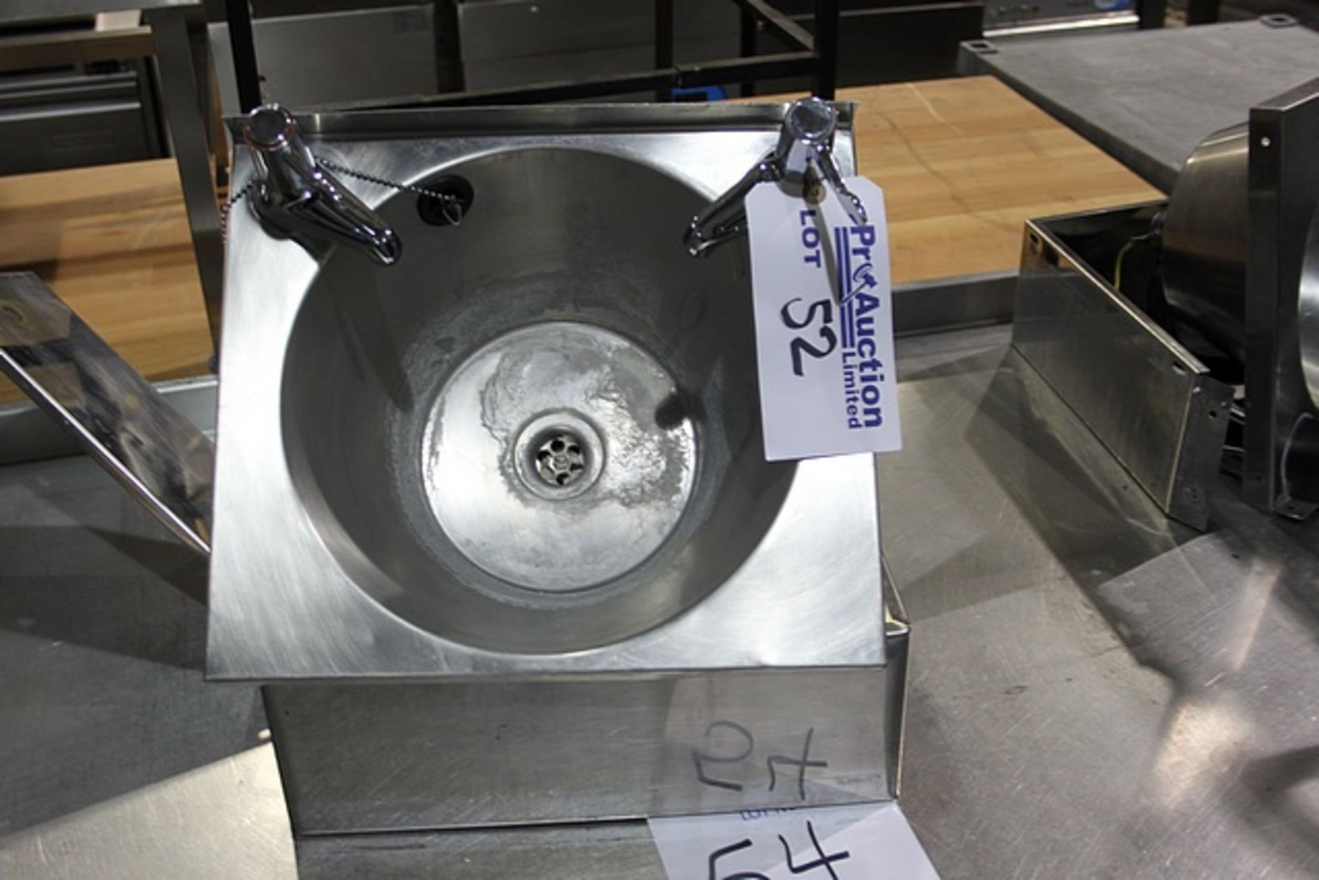 Stainless steel wall mounted hand wash basin