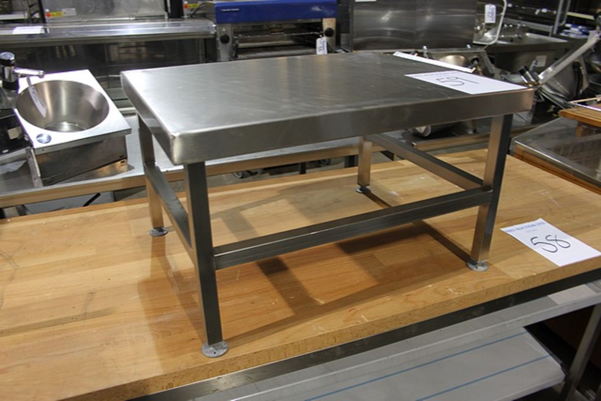 Stainless steel low level stand 740mm x 600mm x 440mm