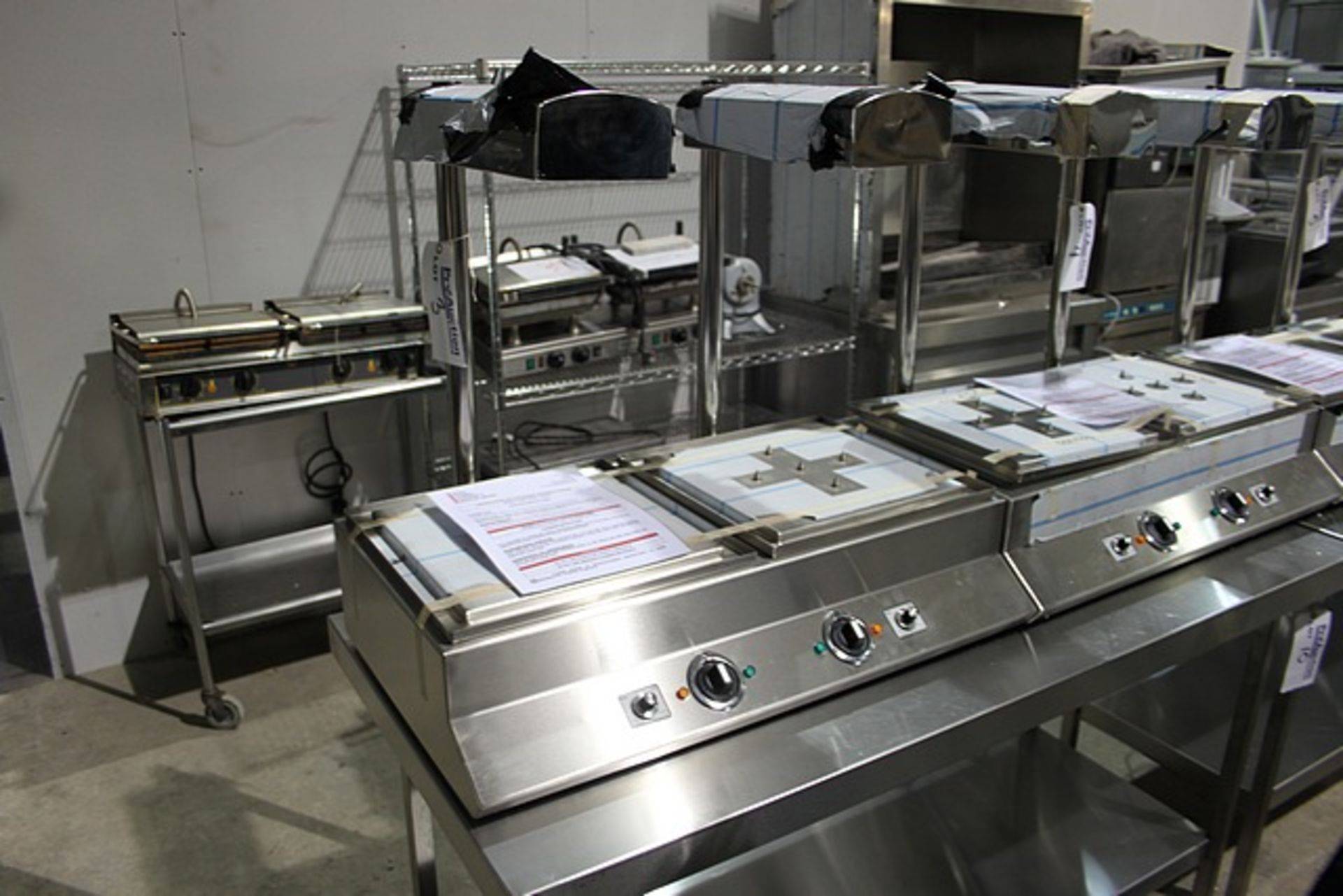 Aspull Catering Equipment stainless steel double carvery pad double heat lamp 240v single phase