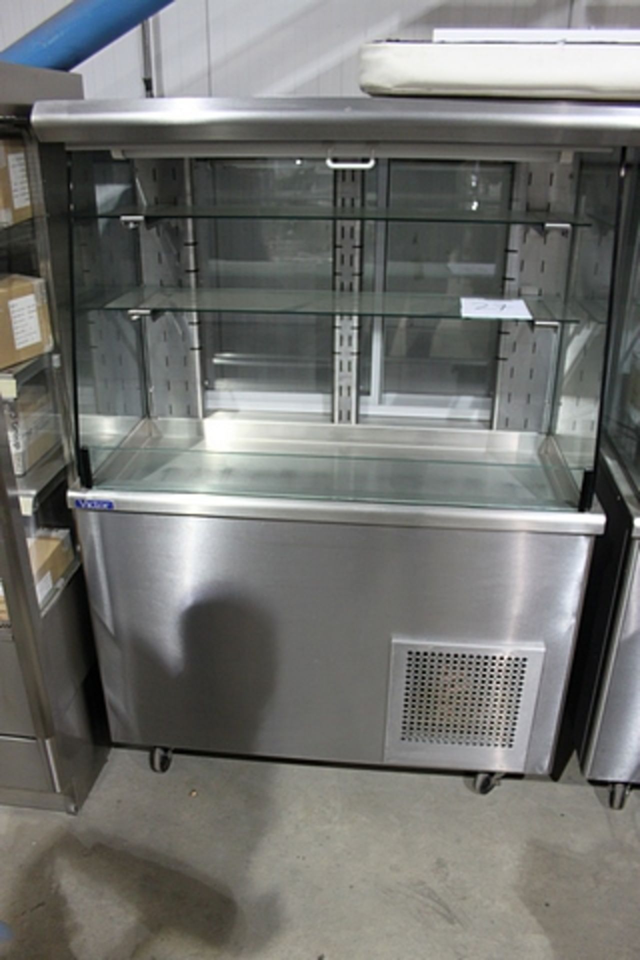 Victor JPS58Y refrigerated reach in open merchandiser temperature range -1°C to + 5°C 2 internal