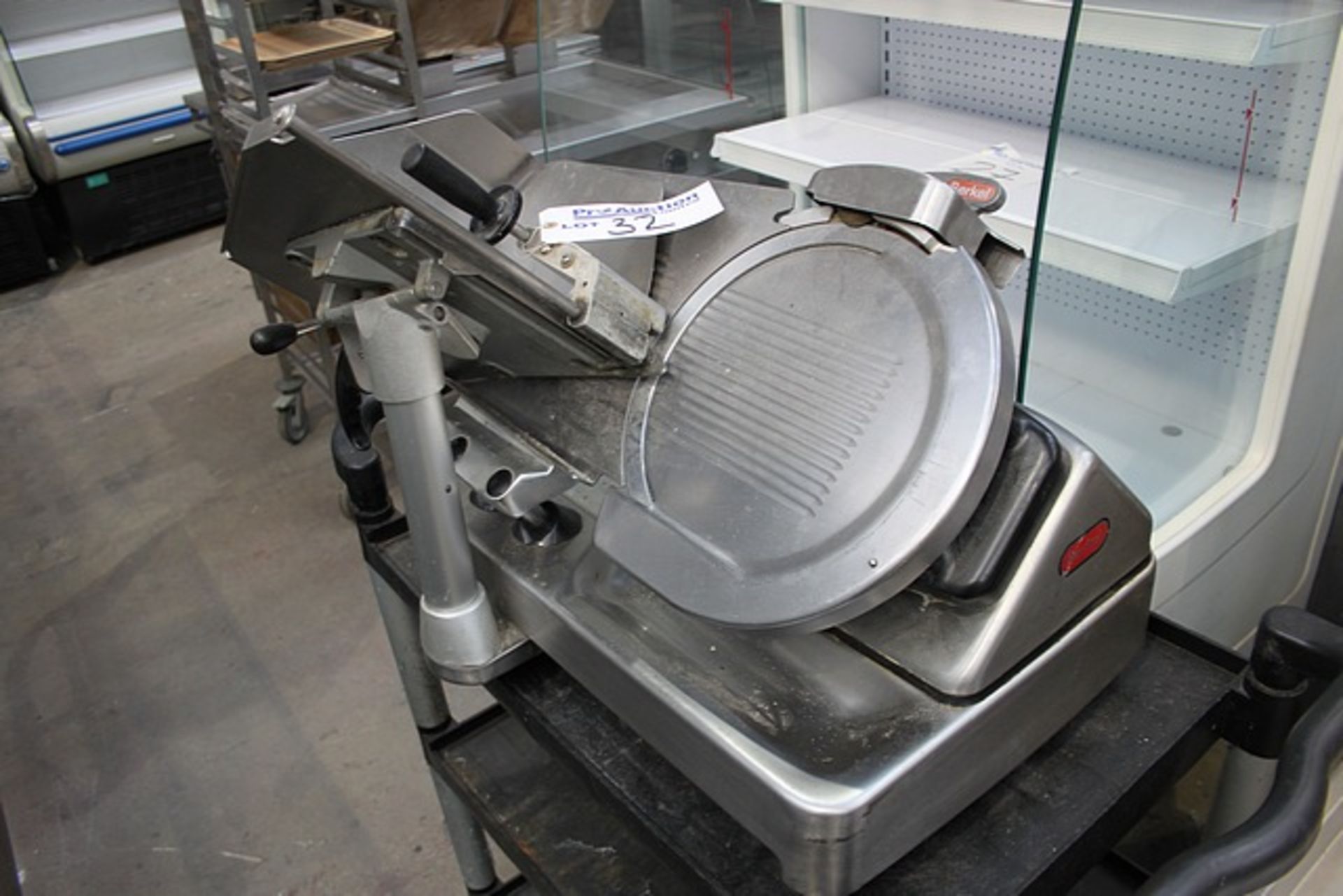 Berkel 800S heavy duty gravity slicer blade size: 318mm 12.5" slice thickness: 0 to 32mm690mm x - Image 2 of 2