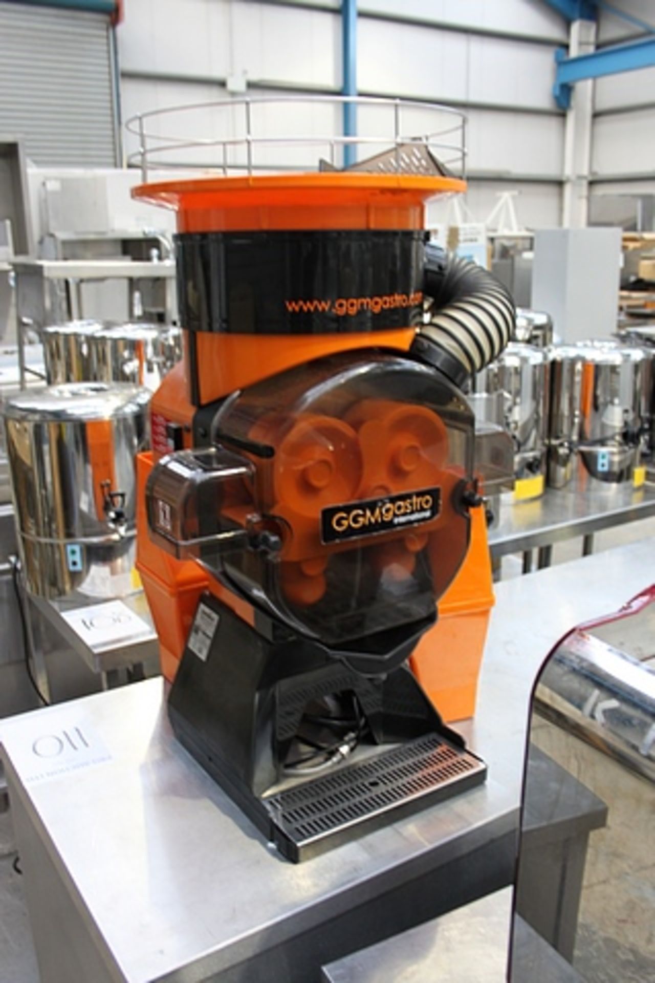Zumoval Fast Top juice citrus extractor Motorforce group: Motor reducer 0,75 CV Voltage (