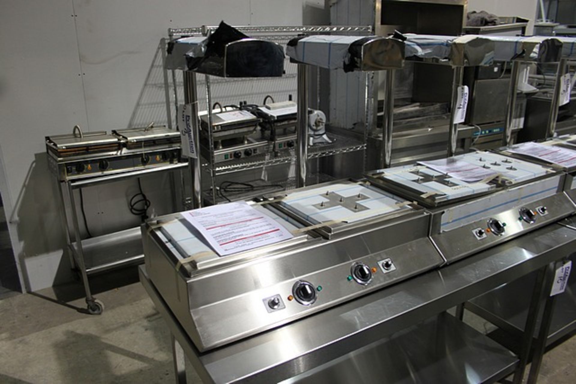 Aspull Catering Equipment stainless steel double carvery pad double heat lamp 240v single phase