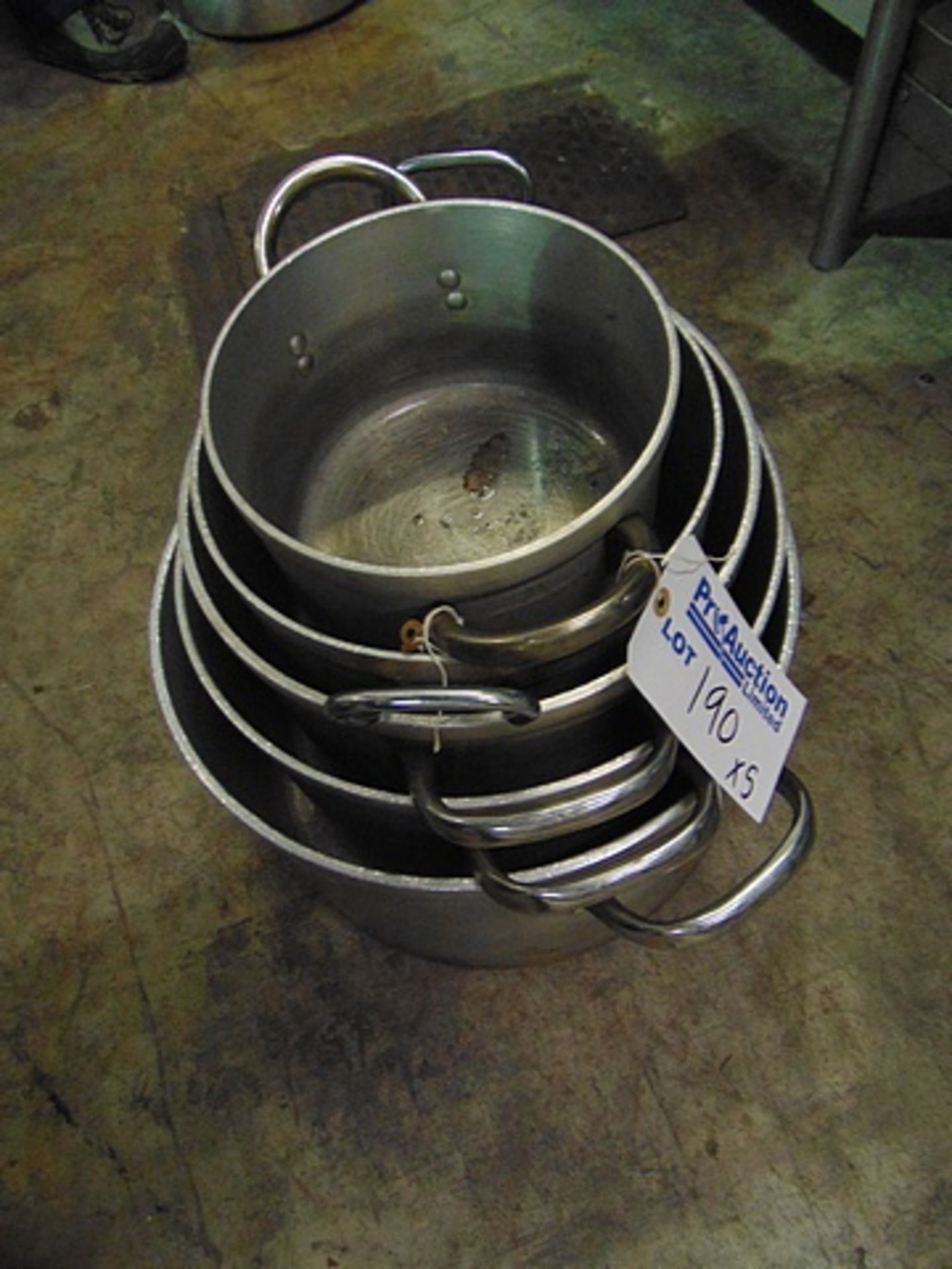 5 x various aluminium stock pots