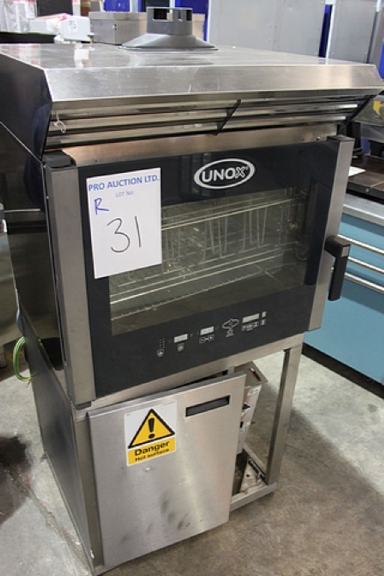 UNOX Cheftop Combi Oven XVC304 Cheftop integrated total cooking systems Capacity: 5 x 1/1 GN pans