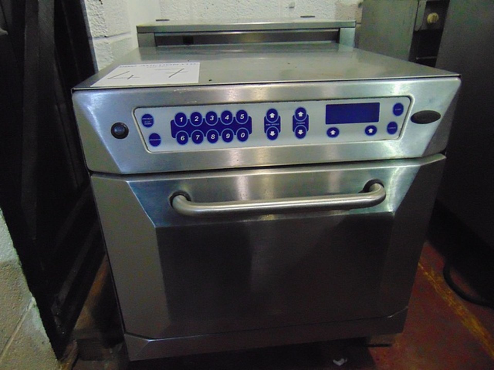 Merrychef Mealstream 402s Commercial Combination Oven  has a combination of convection heat,