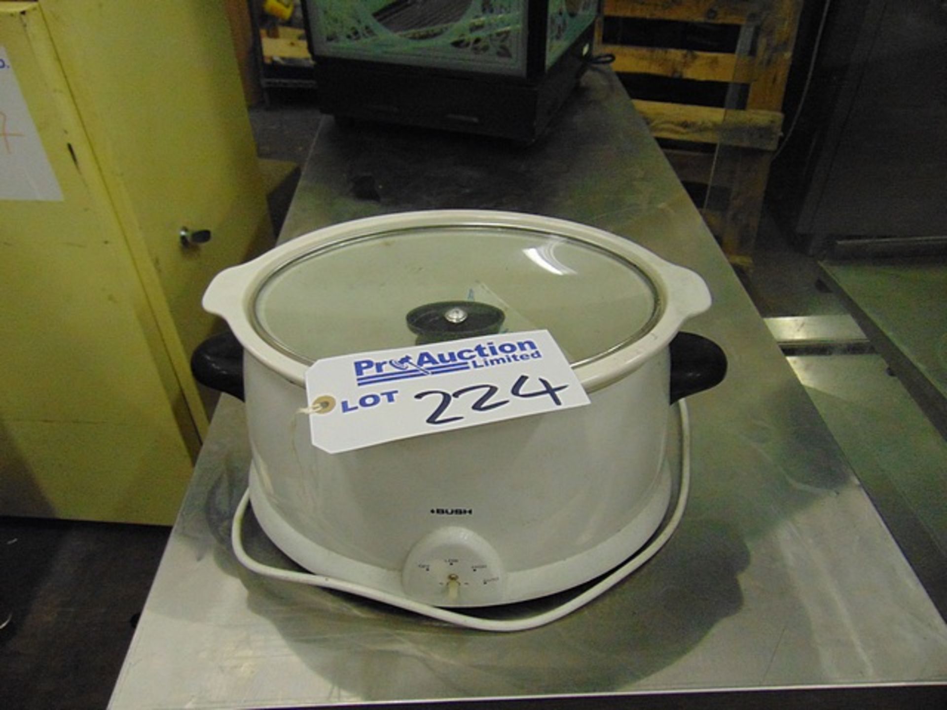 Bush SC001 5L slow cooker capacity (litres): 5.5 maximum capacity in litre STK10259-224