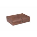 Box paperrouk natural large tan antique leather, a restrained yet smart choice for frequent